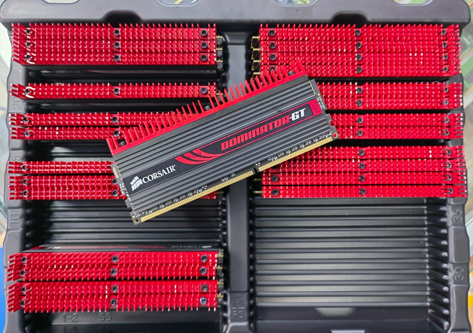 CORSAIR DOMINATOR-GT 4 x 8GB DDR3 1866 Desktop DIMM RAM 240pin CMT32GX3M4X1866C9