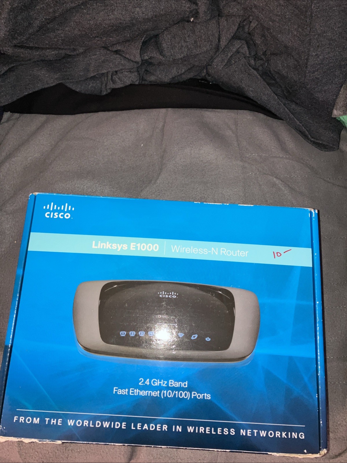 Cisco Linksys E1000 300 Mbps 10/100 ports Wireless N Router Fast Ethernet 2.4 GH