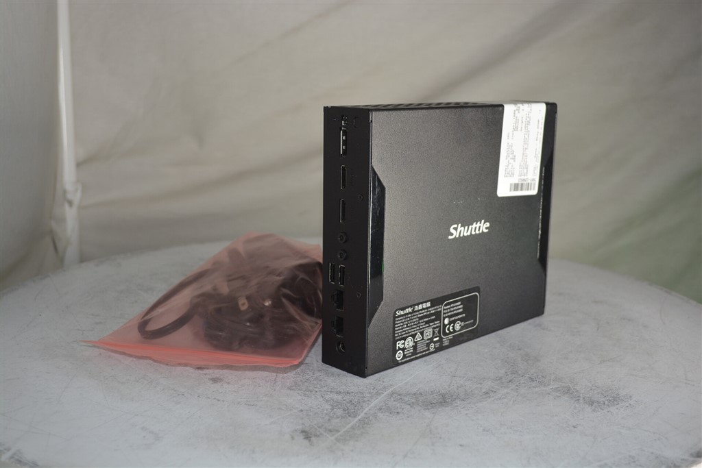 Shuttle XPC DS77U MICRO PC Intel Celeron 3865U 1.8GHz 8GB 256GB