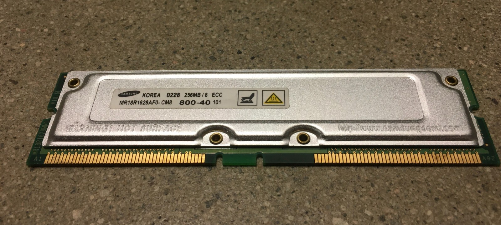 SAMSUNG 256MB MR18R1628AF0-CM8 RDRAM PC-800-40 ECC Memory RIMM