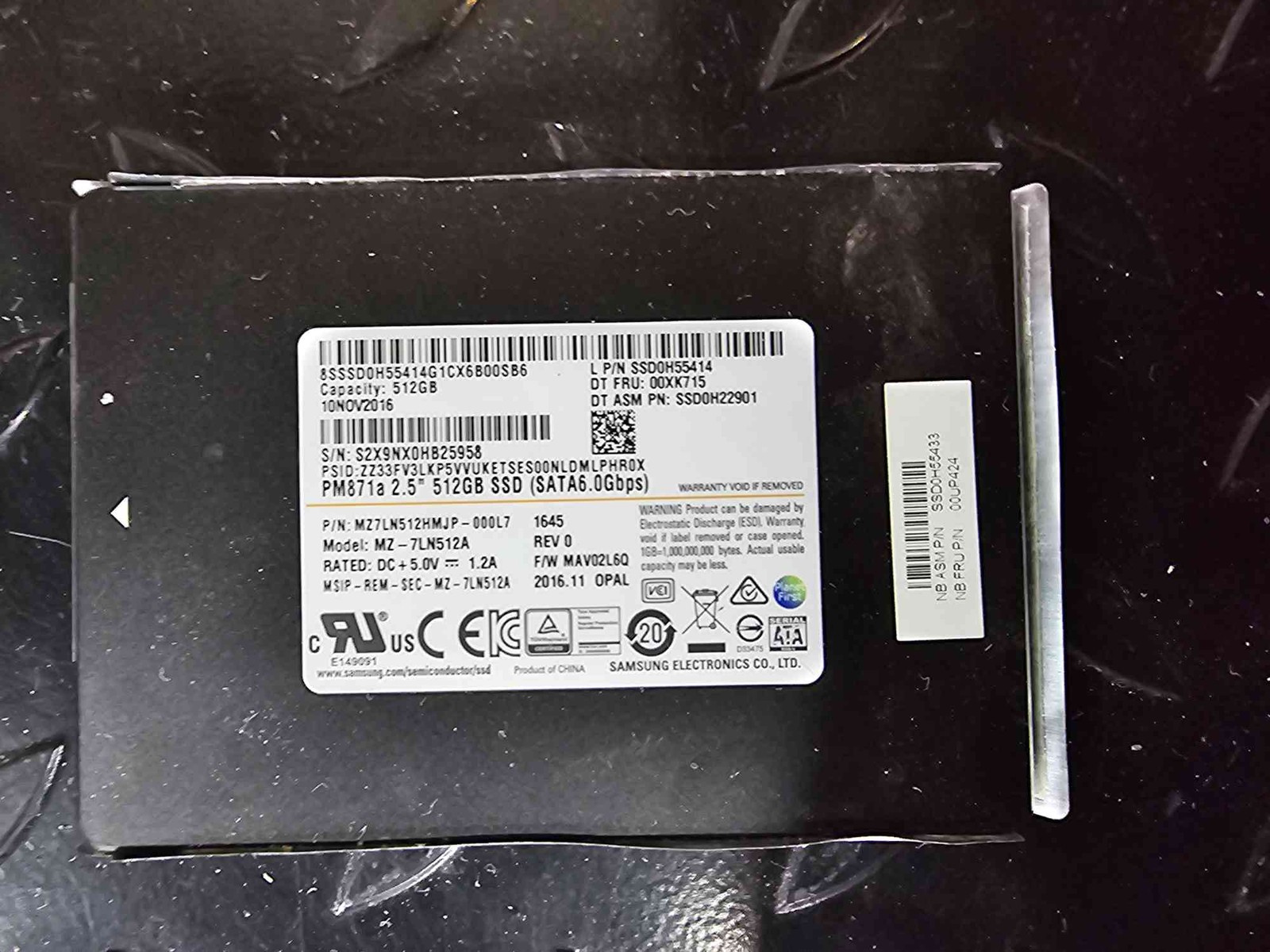 SAMSUNG MZ-7LN512A