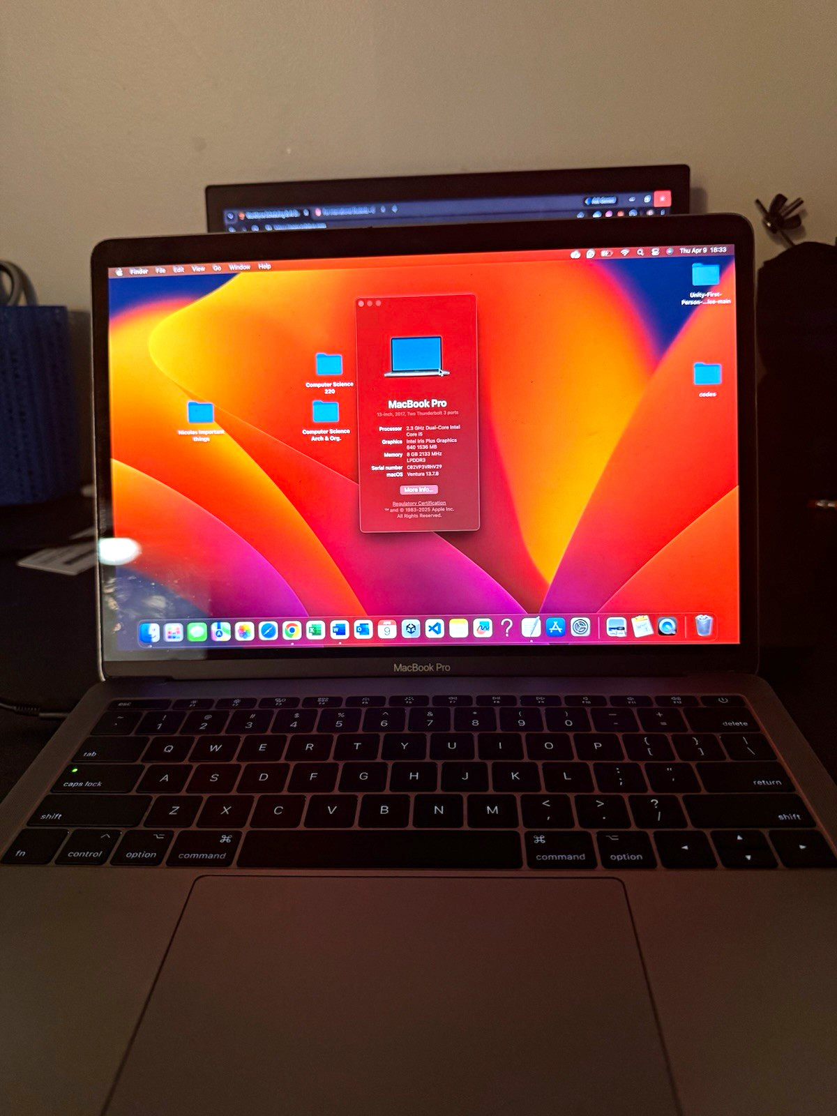 Apple MacBook Pro 13" 2020 i7 2.3GHz 8GB RAM 250GB SSD Silver