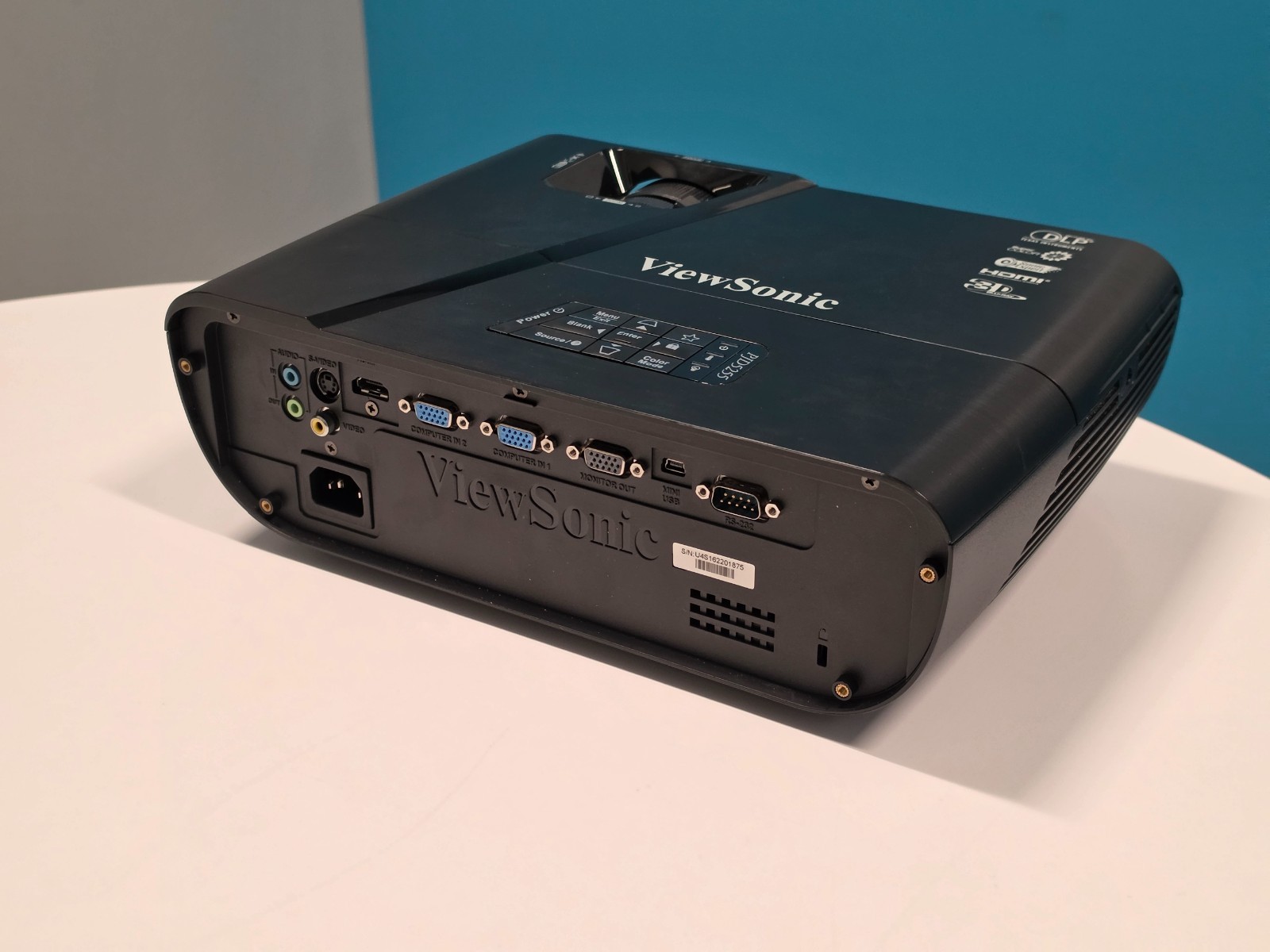 ViewSonic PJD5255 DLP Projector 3300 Lumens HDMI 139 Lamp Hours Remote Case