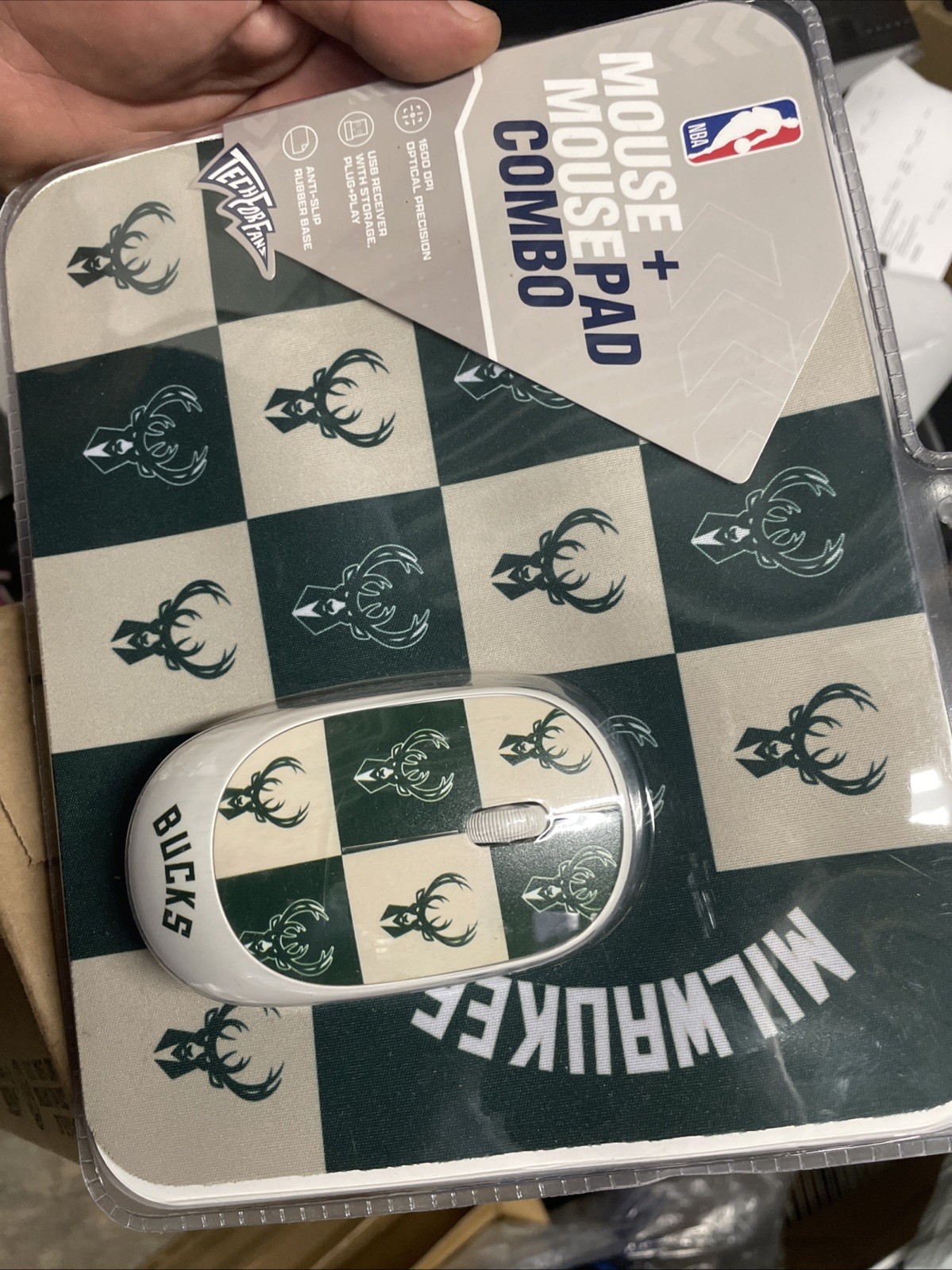 MILWAUKEE BUCKS Wireless Mouse And Mousepad Combo