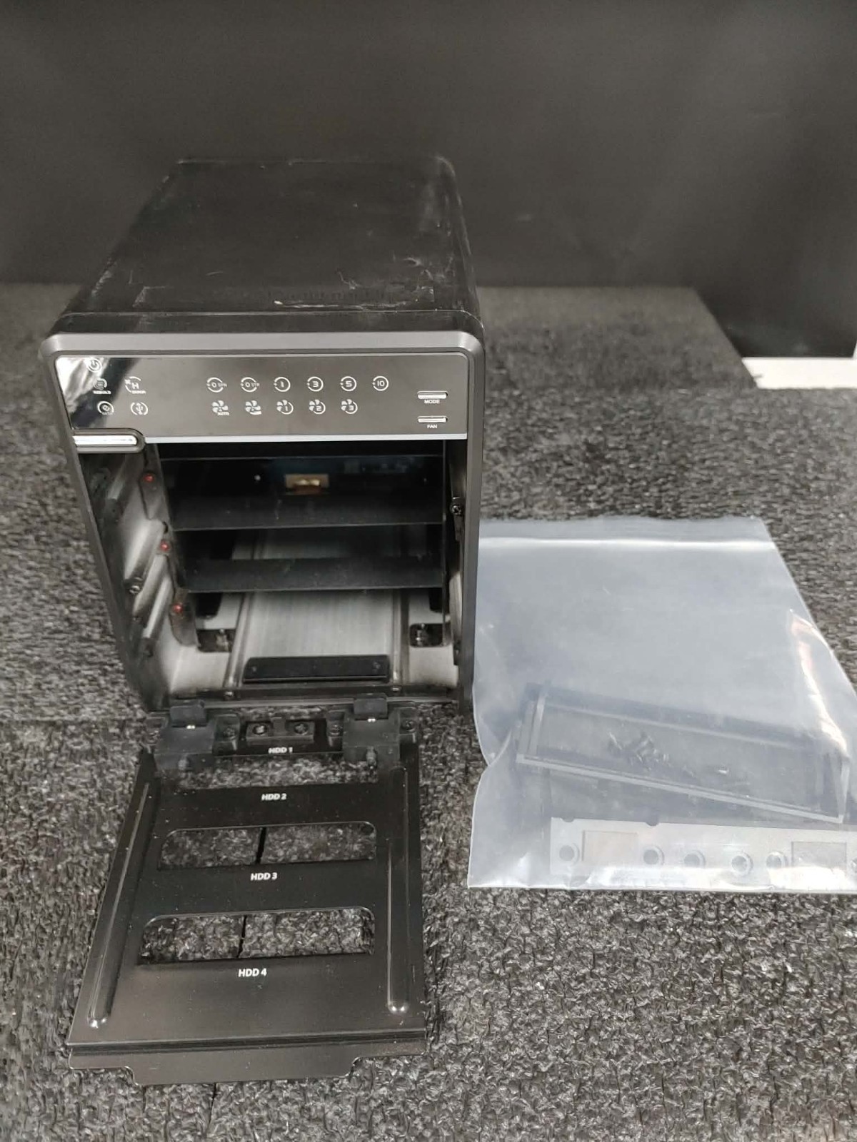 StarTech.com SAT3540U3ER 3.5" SATA II USB 3.0 & eSATA 4 Bay External Hard Drive
