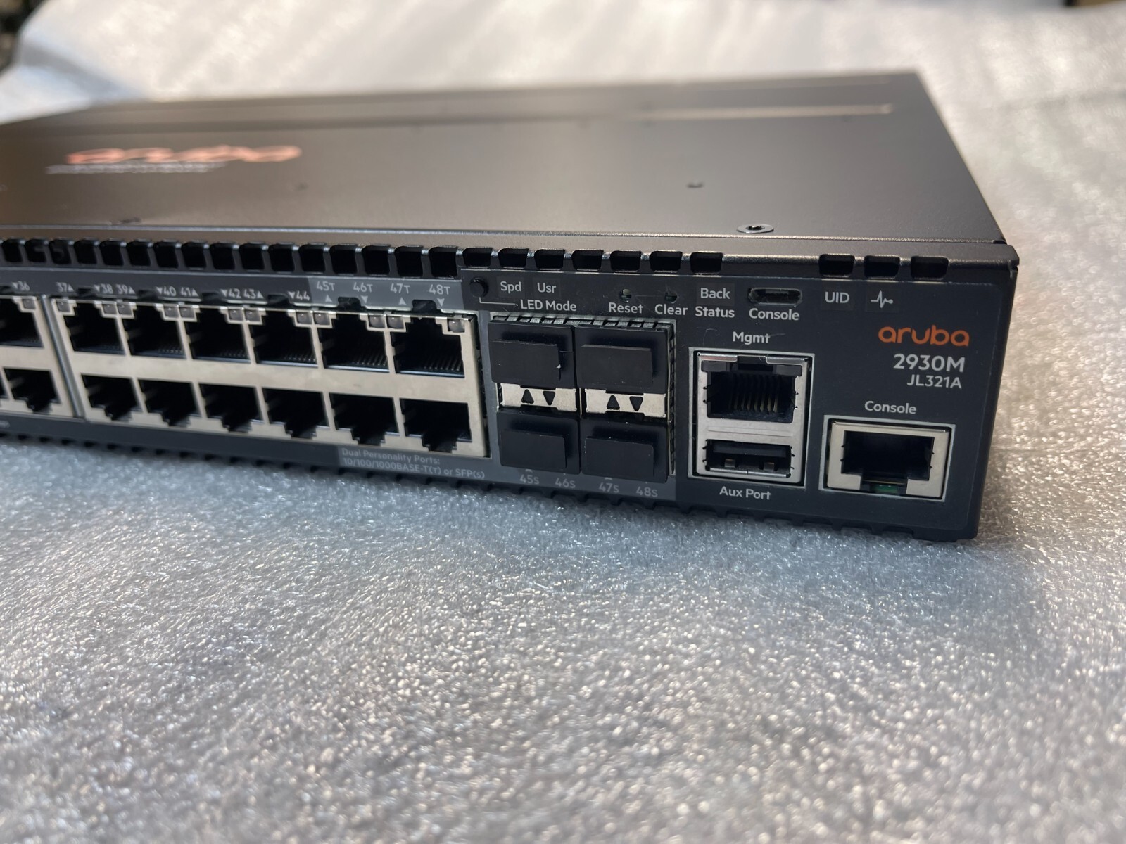 HPE Aruba JL321A 2930M 48G 1 Slot Switch with rackear No Power supply included