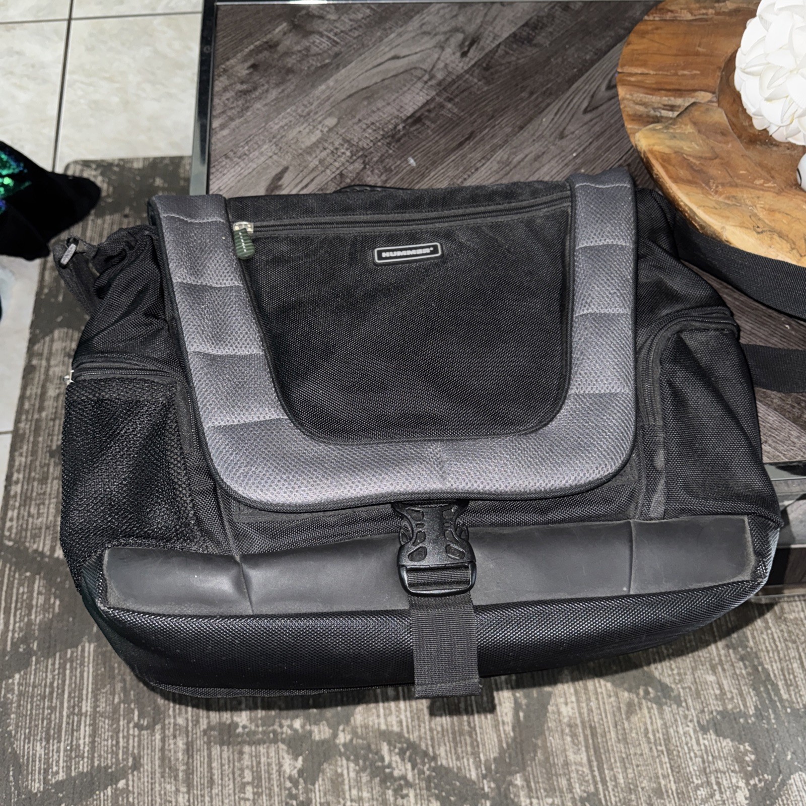 HUMMER messenger laptop bag black used 