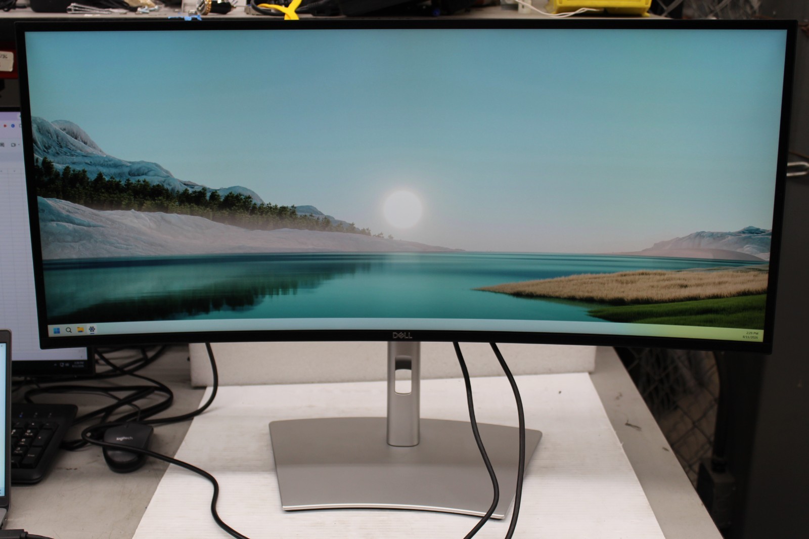 Dell UltraSharp U3421WE 34" Curved Flat Panel Monitor w/Accessories
