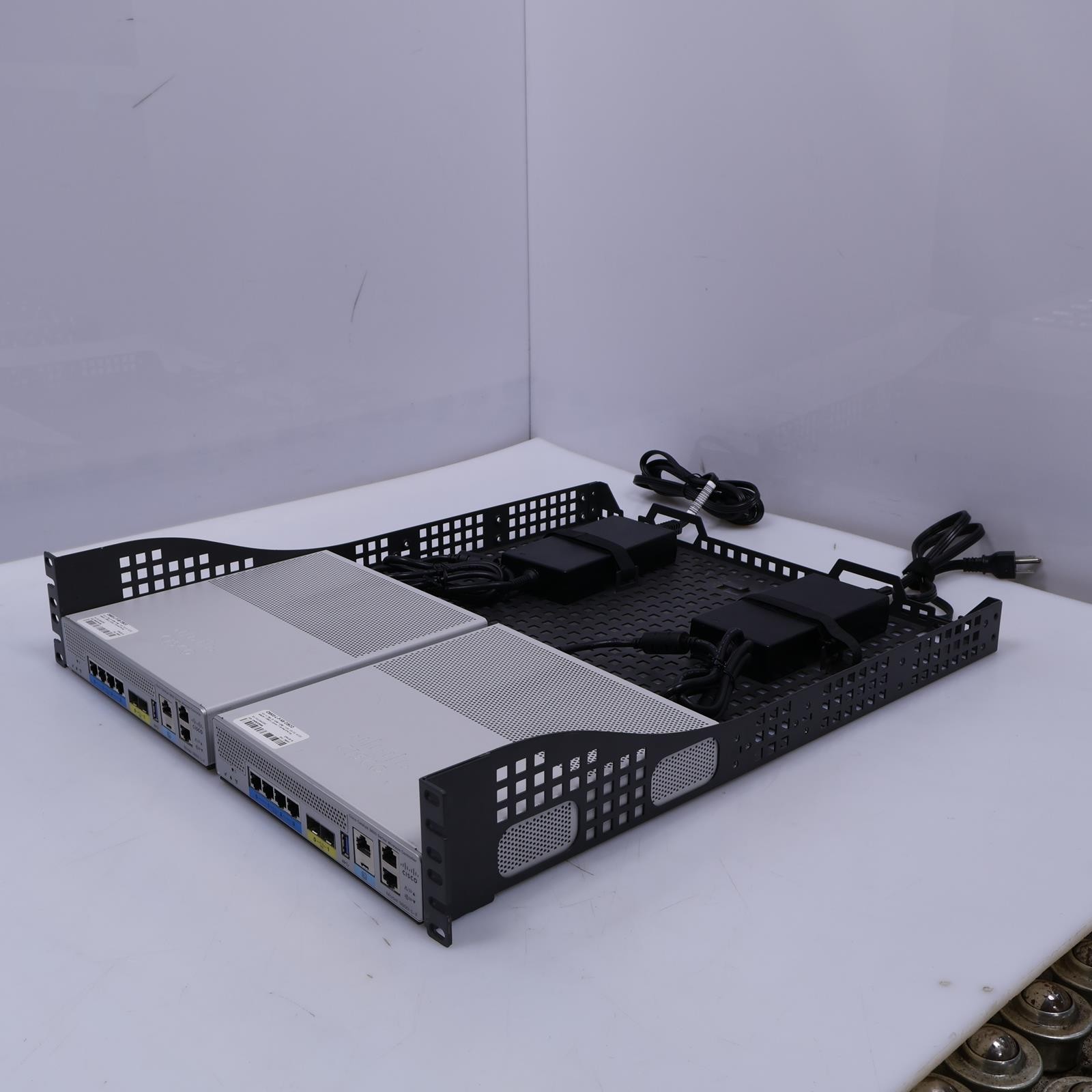 CISCO C9800-L-F-K9 2x Rack Kit Access Point Controllers