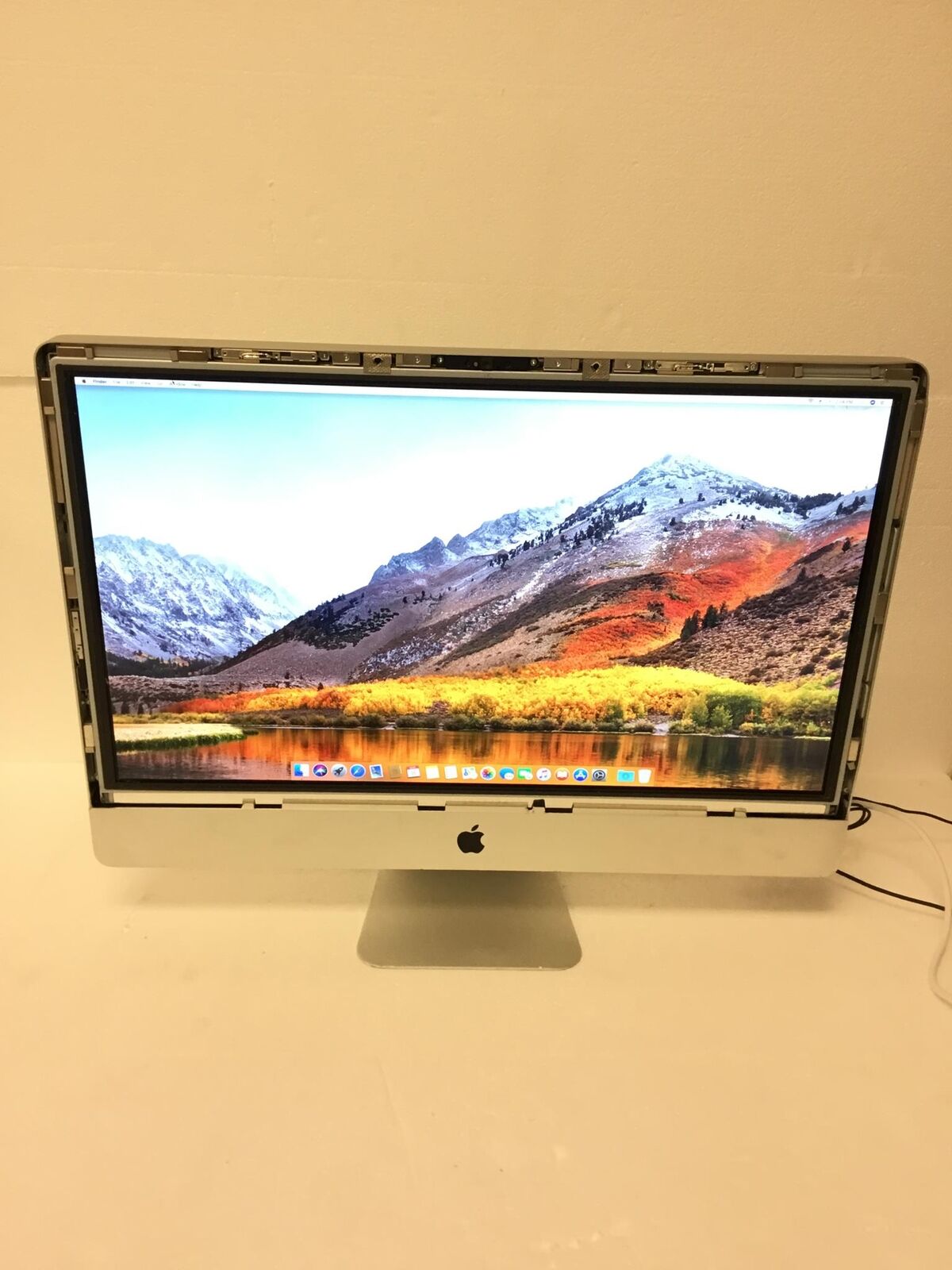 Apple iMac (27-Inch Mid 2011) 3.10GHz Intel Core i5, 1TB HDD, 8GB Memory, READ