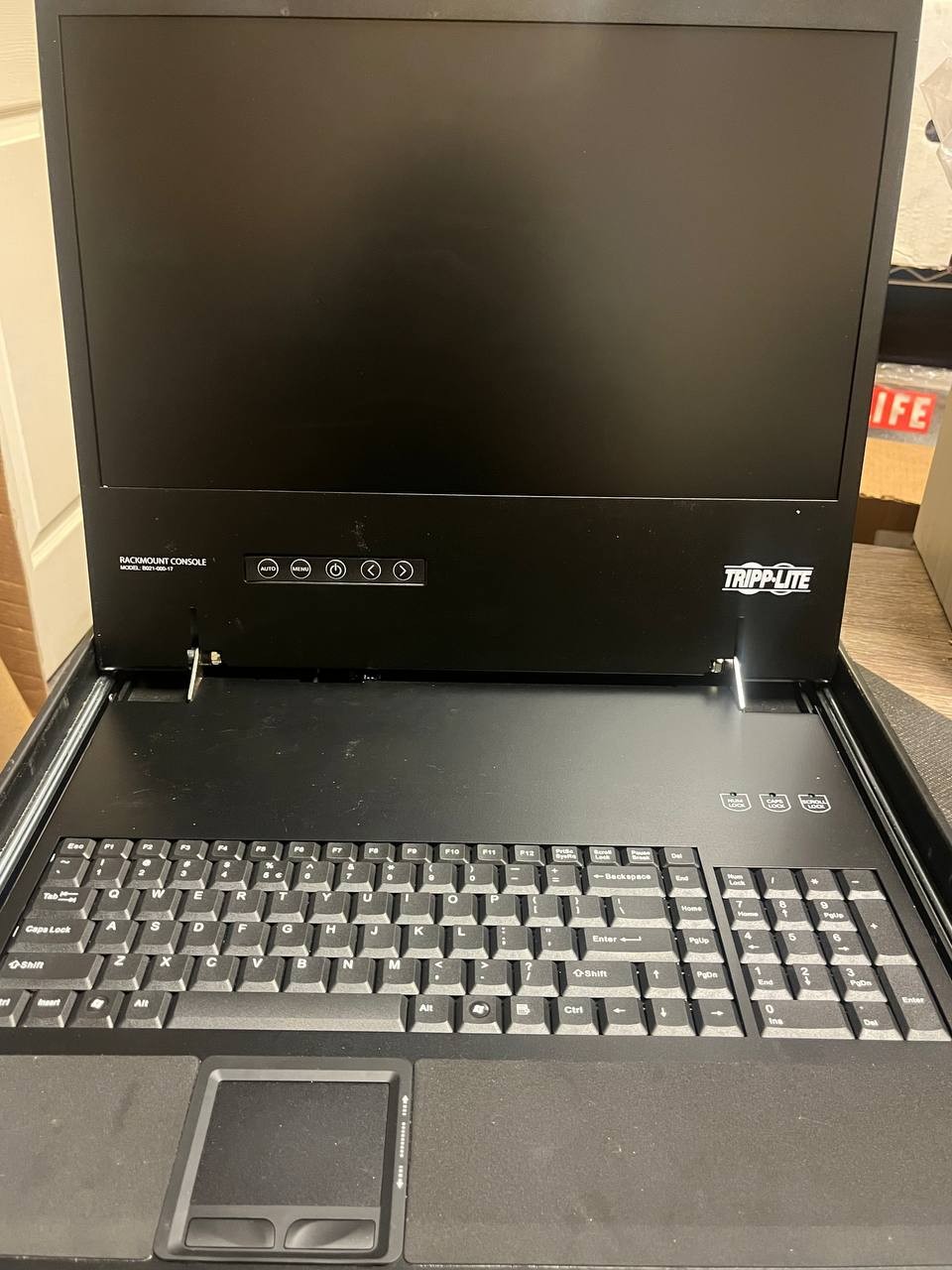 Tripp Lite B021-000-17 Rackmount Console READ