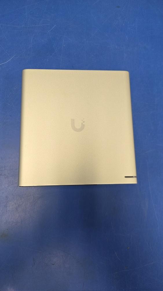 UBIQUITI NETWORKS UCK-G2-PLUS (C57006043)