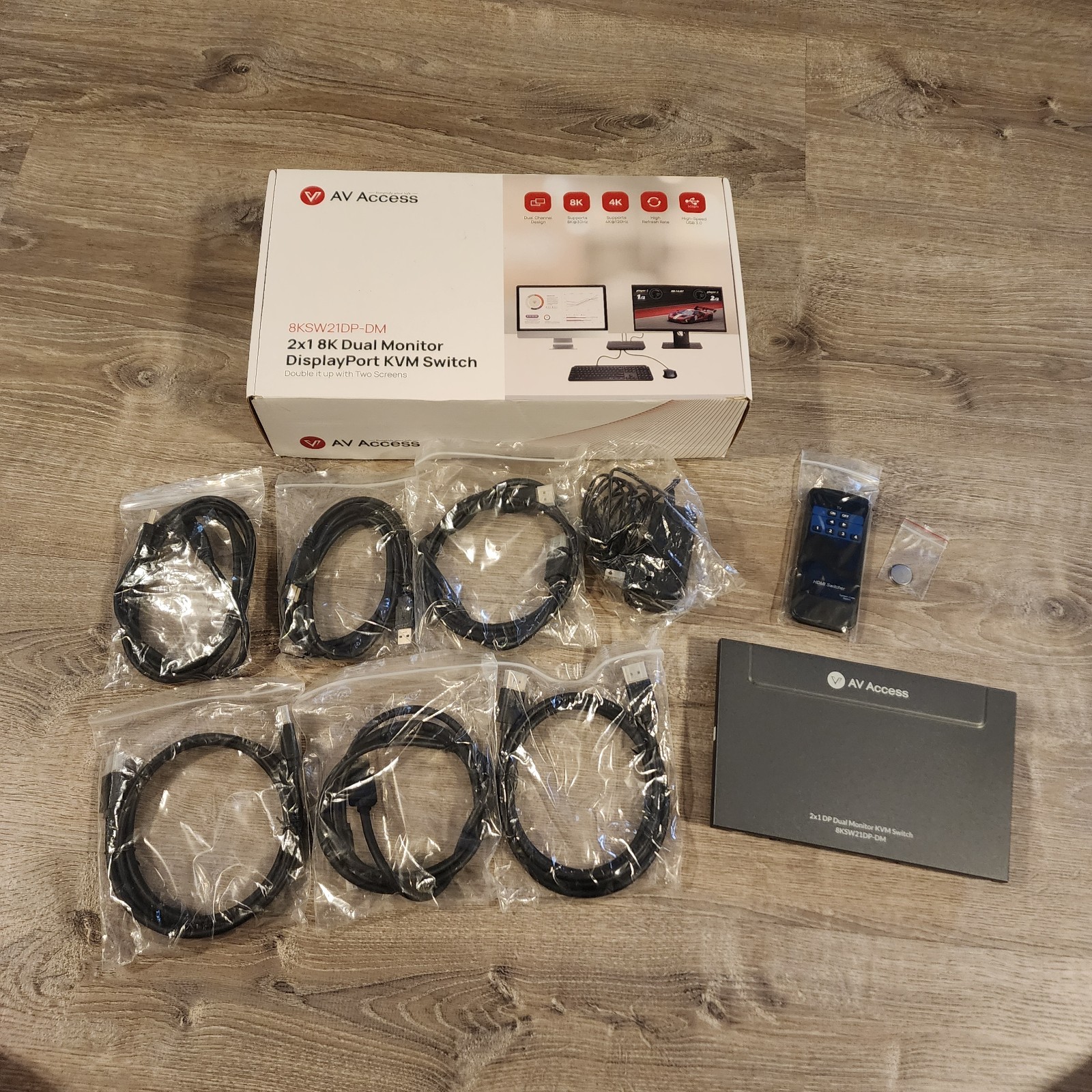 AV Access 8KSW21DP-DM 2x1 4K/8K Dual Monitor Display Port KVM Switch