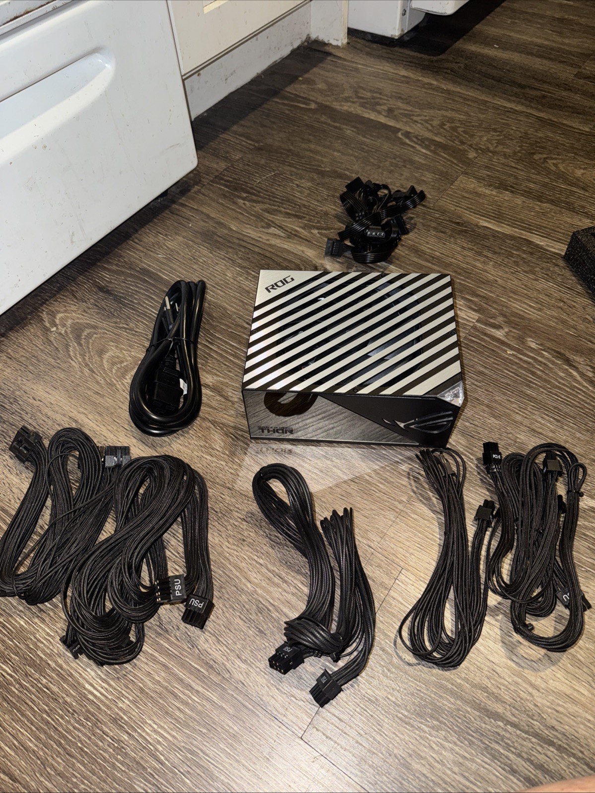 Asus ROG THOR 1600T Gaming 1600W 80+ Titanium Fully Modular ATX PSU (Read)