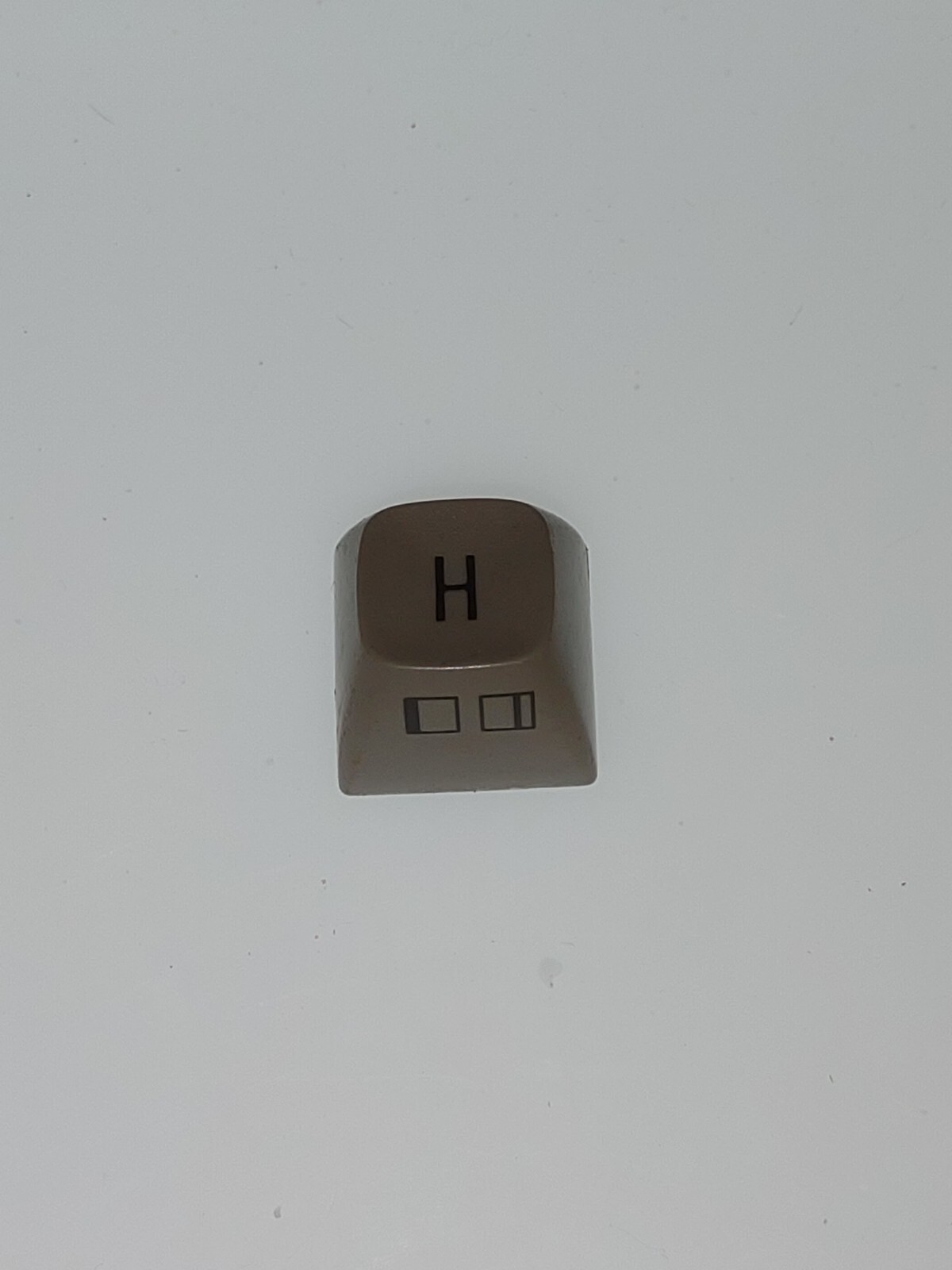 Commodore 16 GREY replacement ( H ) KEY ONLY