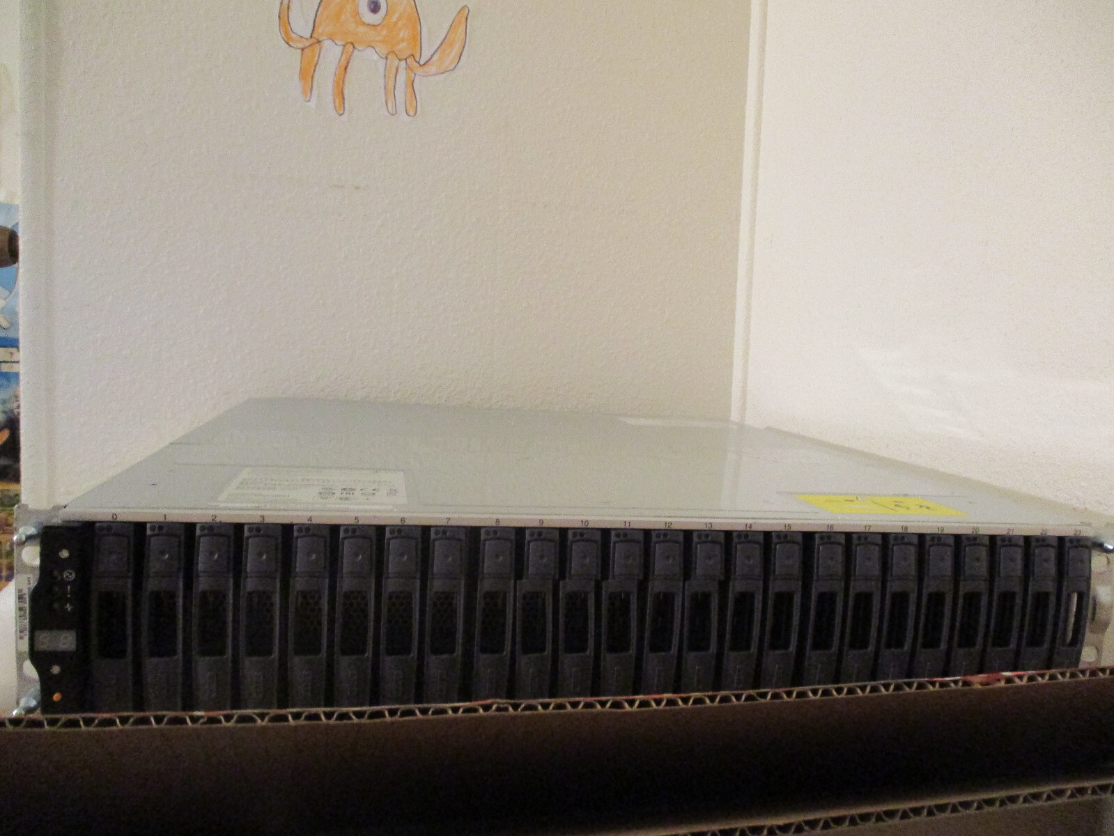 NetApp DS2246 STORAGE ARRAY 24 x 1.2TB X425A SAS hard drive  2 x IOM6 2 x Power,