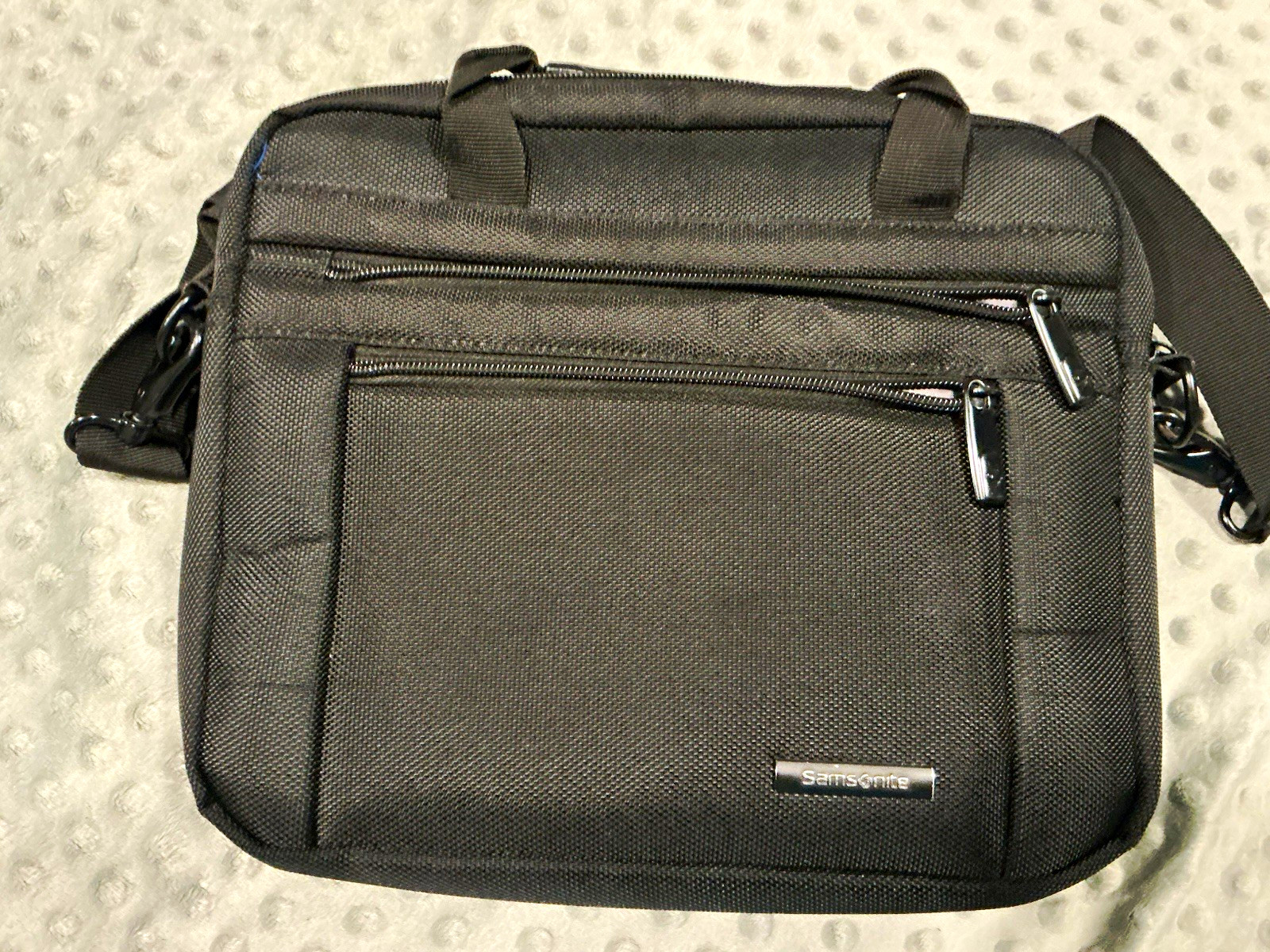 Samsonite Black Nylon Padded Shoulder/Messenger Bag for 15 in Laptop