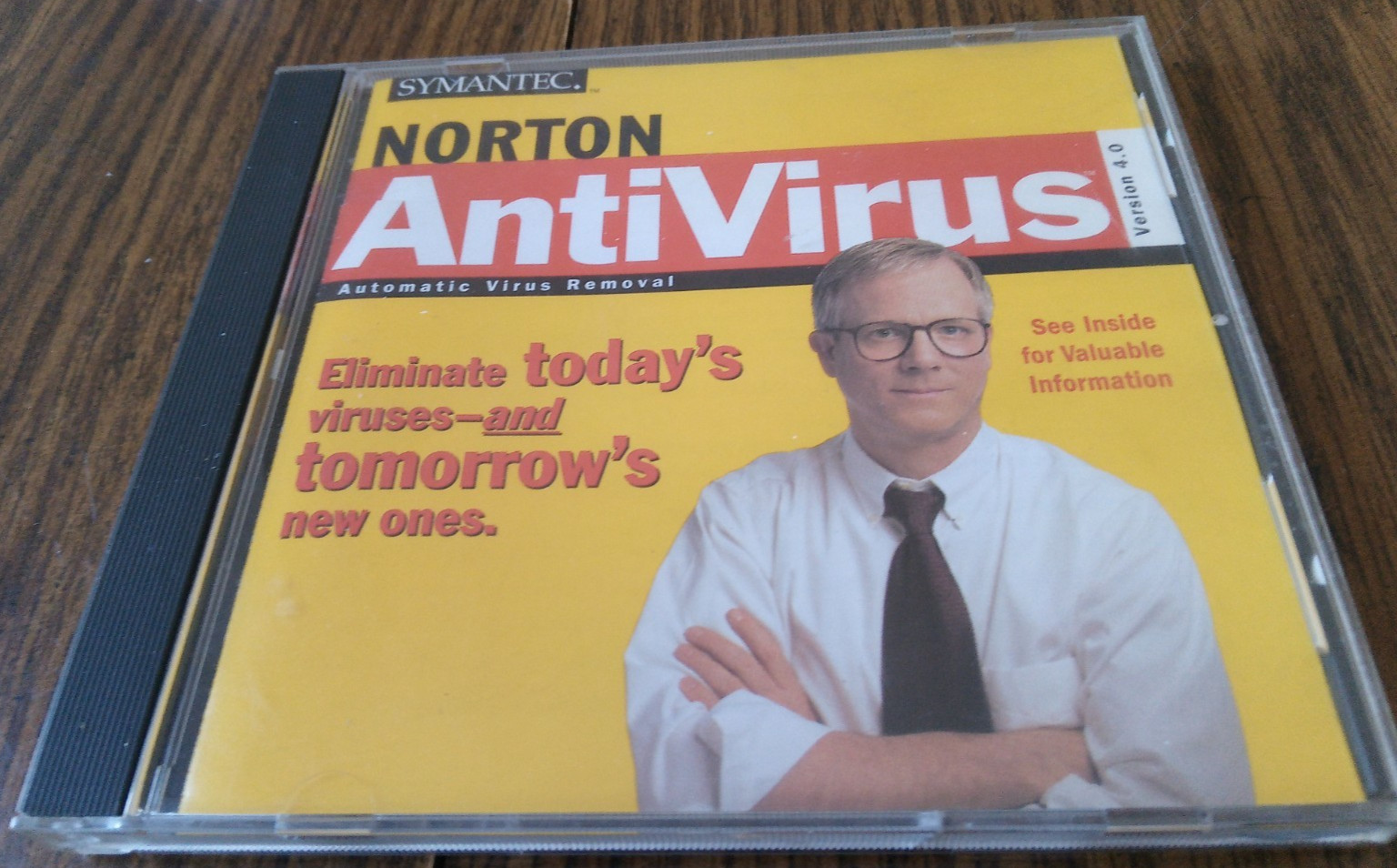 Symantec Norton Antivirus Version 4.0 Fow Windows PC's (1997 Symantec)