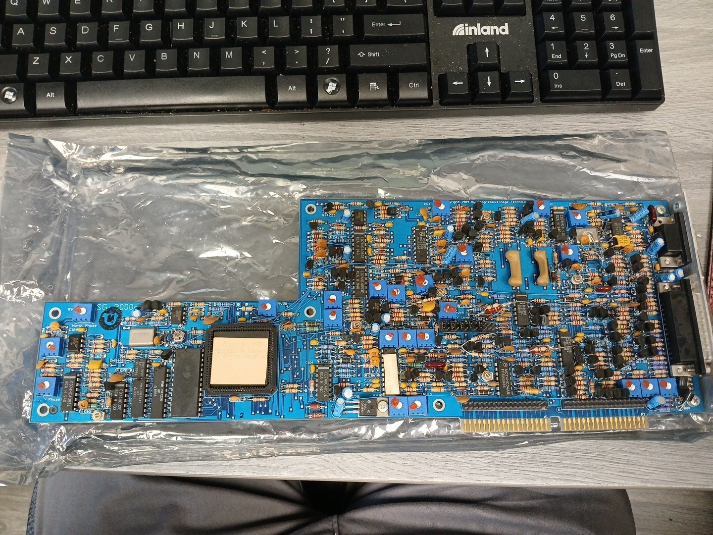 Digital Creations Super Gen SG-2000s Genlock for Commodore Amiga A2000 - 4
