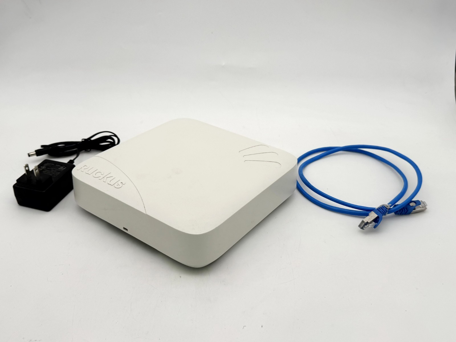 RUCKUS ZONEFLEX R700 901-R700-US00 DUAL BAND 802.11AC WIRELESS WIFI ACCESS POINT