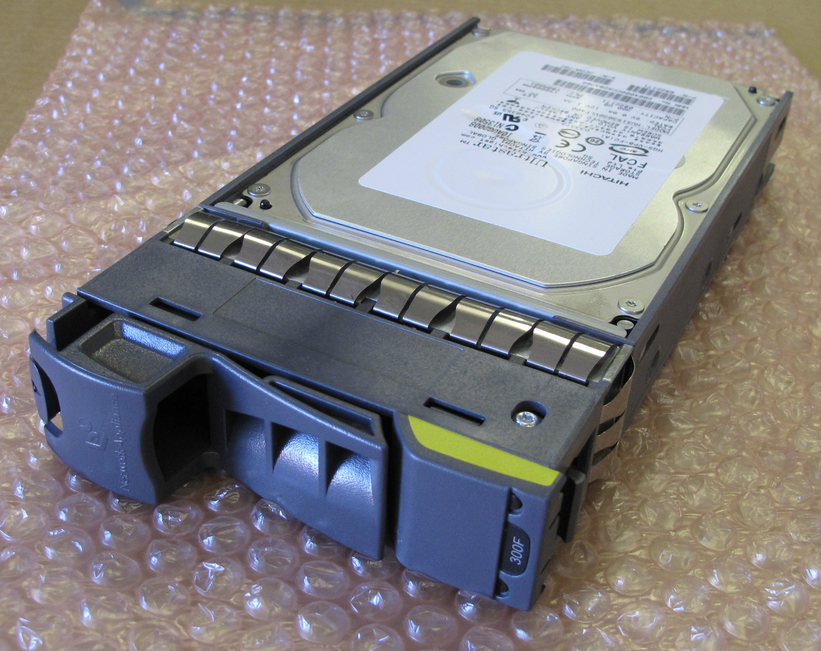 Netapp Hitachi Ultrastar 300Gb 15k FC Drive With Caddy 108-00156  SP-279A-R5