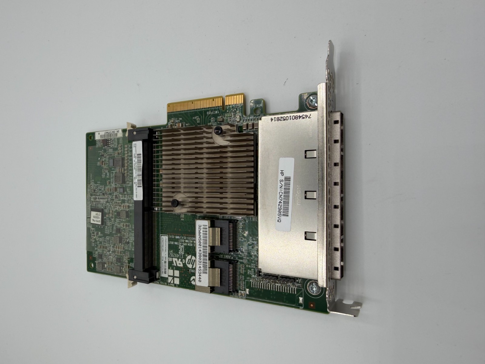 HP Smart Array P822 6-Port SAS Controller 615415-002 643379-001 No Cache Module
