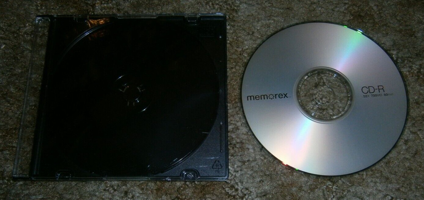 2x MEMOREX CD-R discs (52x 700 MB) with CD slipcases **NEW**