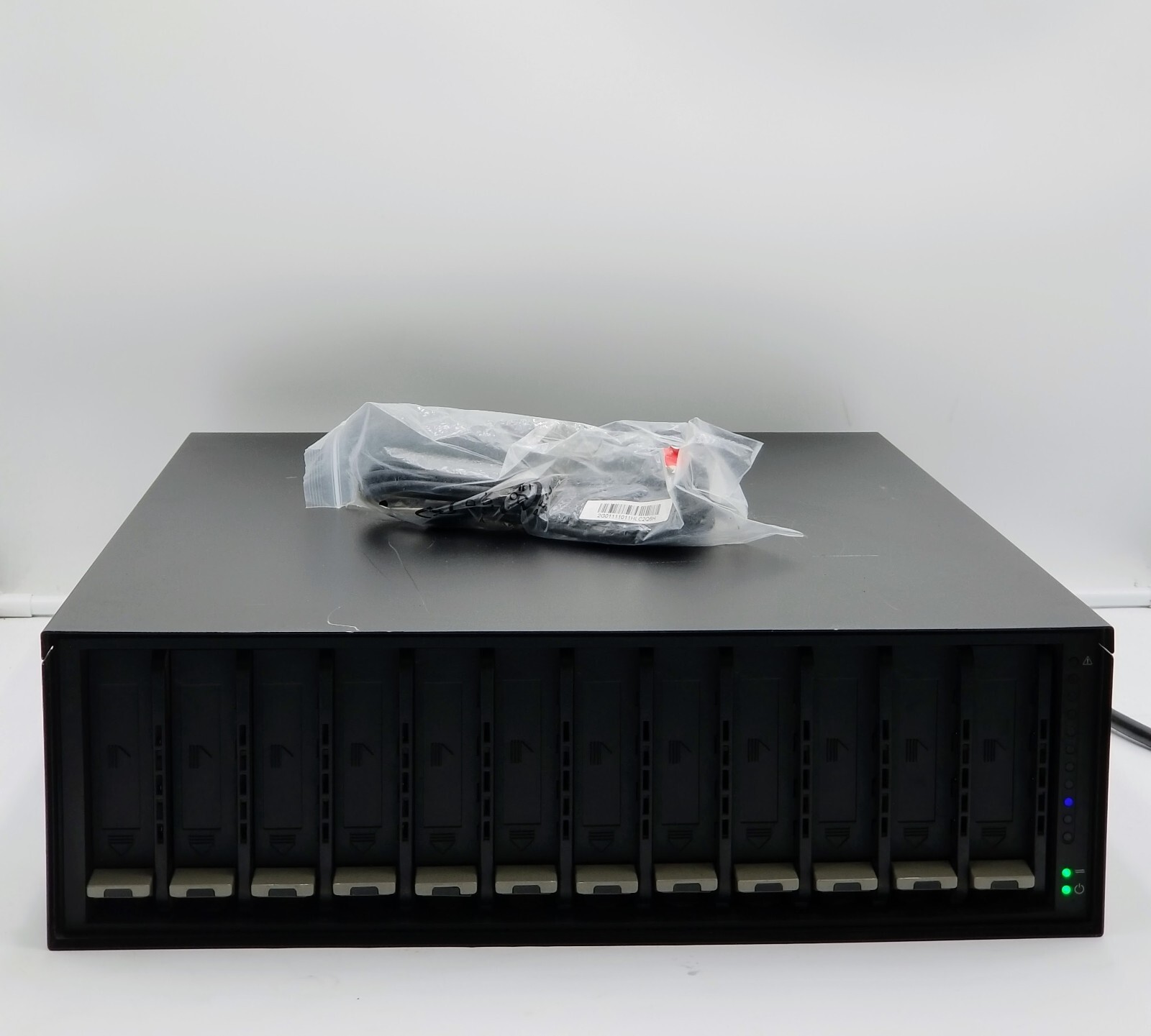 Drobo B1200i 12 bay Storage Array Server Data Robotics 908-00001-001 No HHD