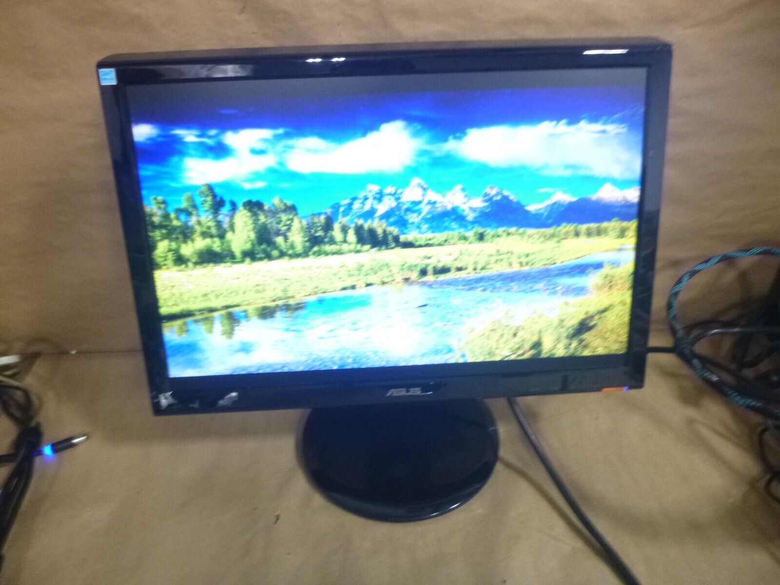 ASUS VH196T-P 19Inch Widescreen LCD Monitor - Black