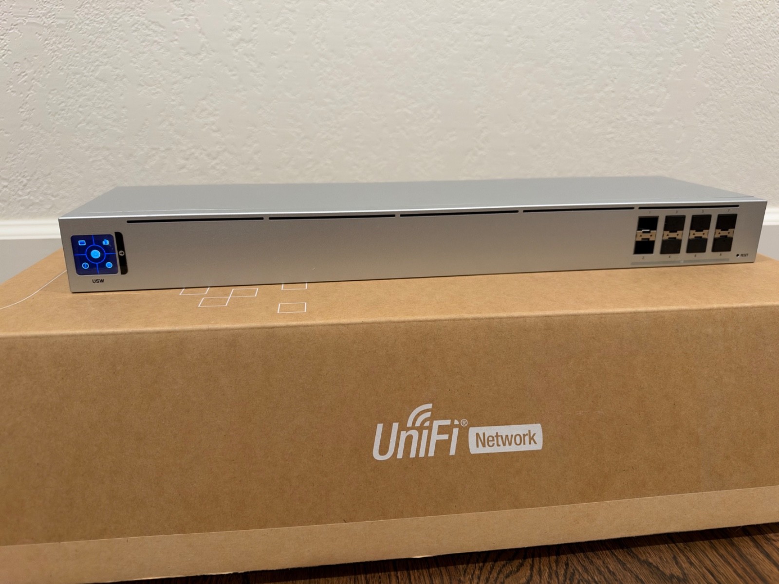 Ubiquiti UniFi Aggregation 8-Port 10G SFP+ Layer 2 Switch USW-Aggregation
