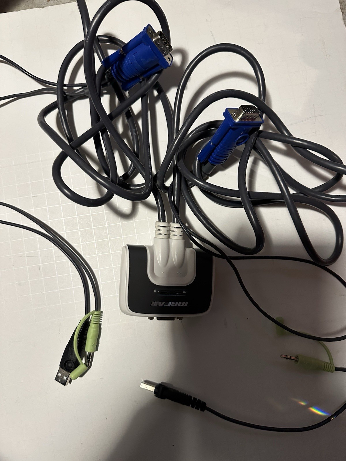 IOGEAR 2-Port Compact MiniView Micro USB KVM Switch Model GCS632U