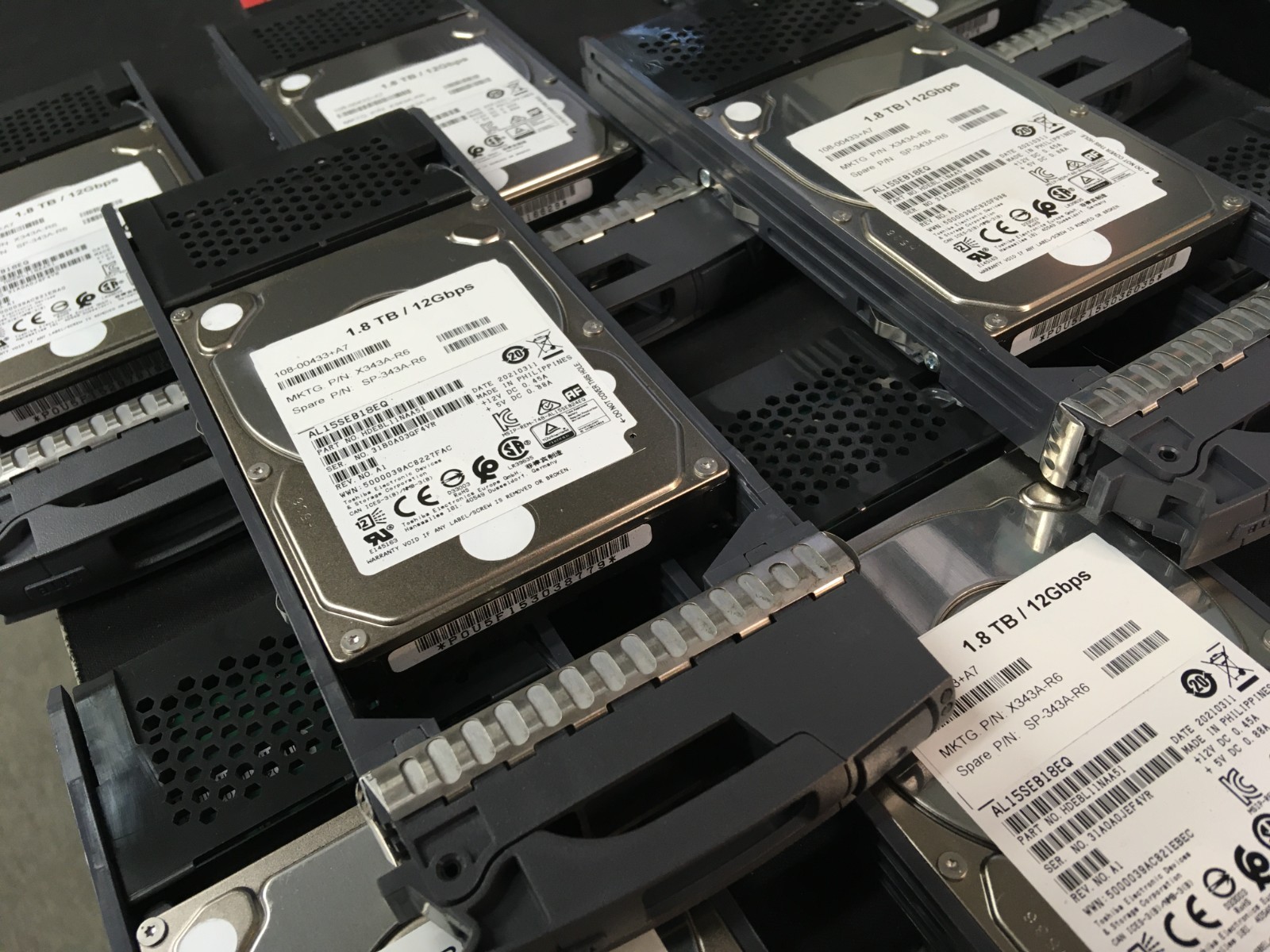 *LOT OF 8* TOSHIBA/NETAPP 1.8TB 10K 12G 2.5" AF SAS X343_TA15E1T8A10 *520 FORMAT
