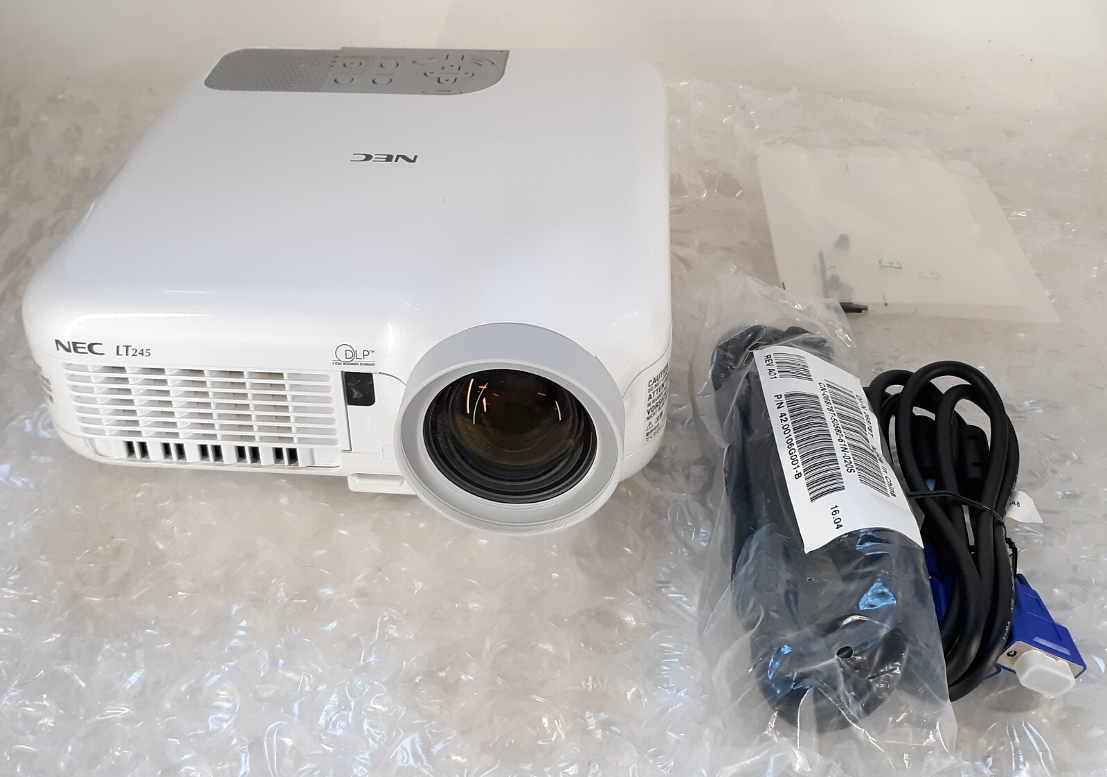 NEC LT245 Multimedia Projector 2200Lumens 977H w/ VGA Cable + Power Cord