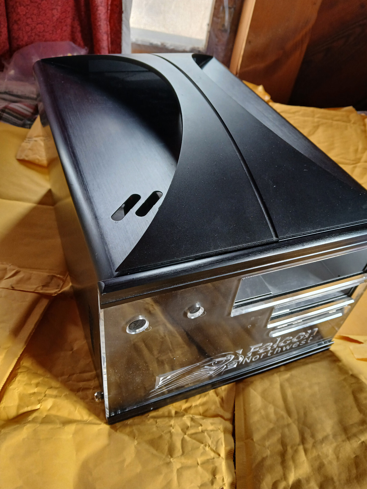 Falcon Northwest FragBox PC Gaming Case Black Aluminum MicroATX SilverStone 700W