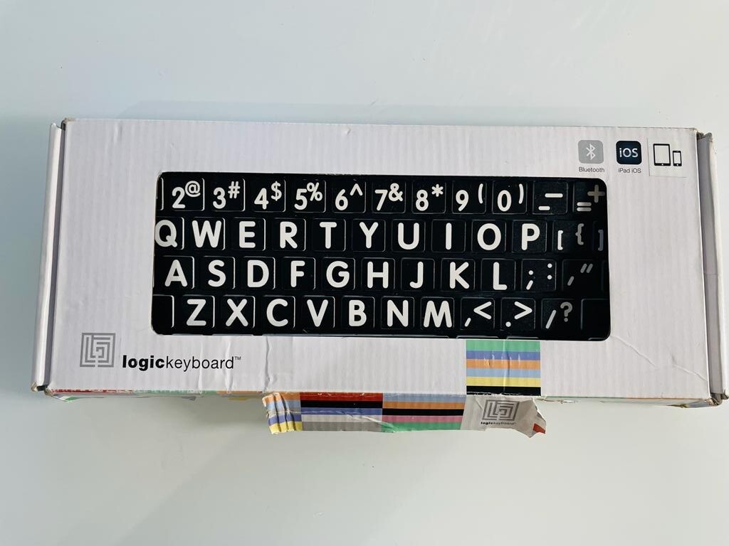 Logickeyboard XL Print  Bluetooth Keyboard (White on Black) LKBU-LPWB-BTON-US