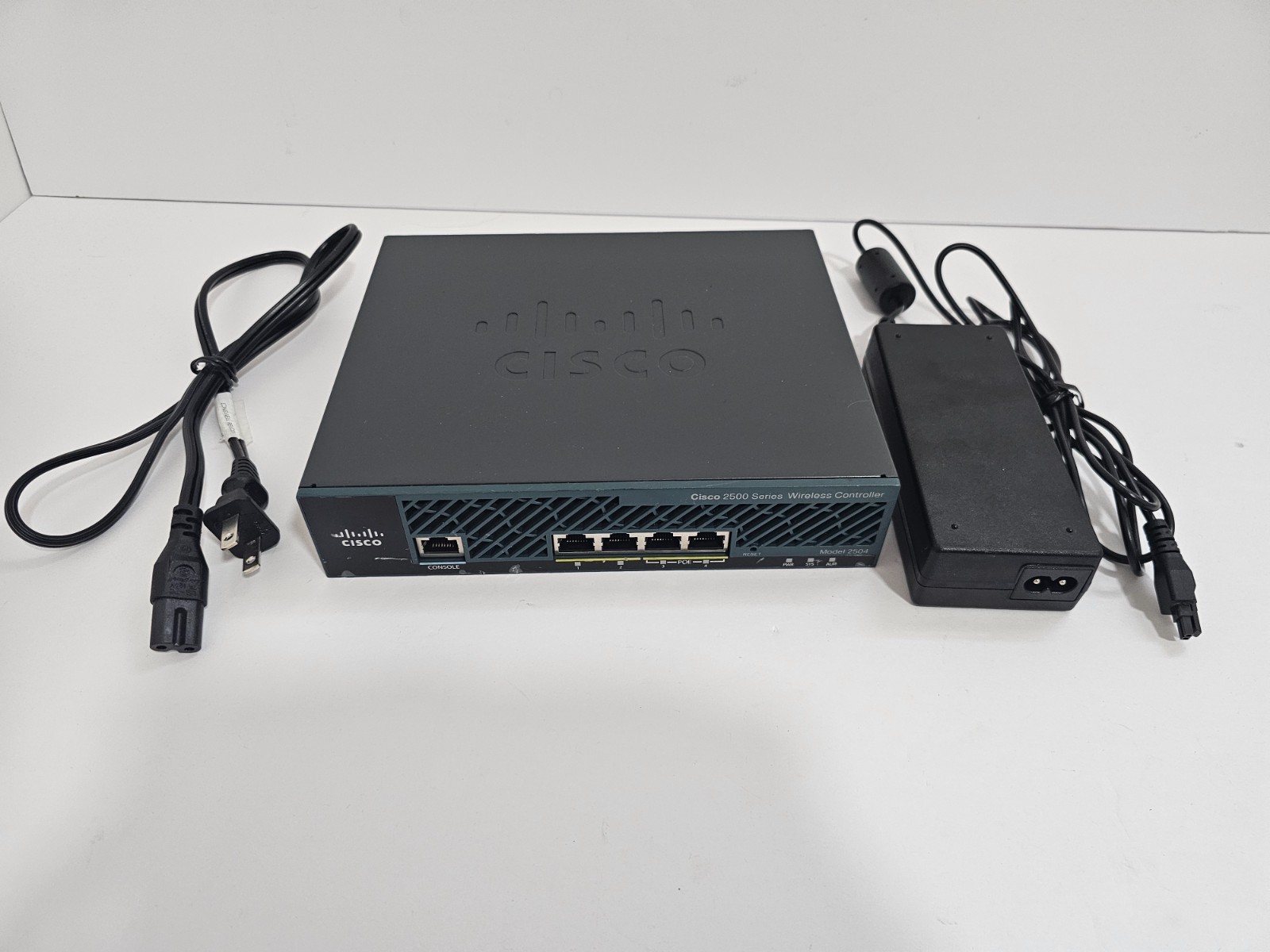 Cisco AIR-CT2504-15-K9 2504 Wireless Controller with 15 AP Lic and Power Brick