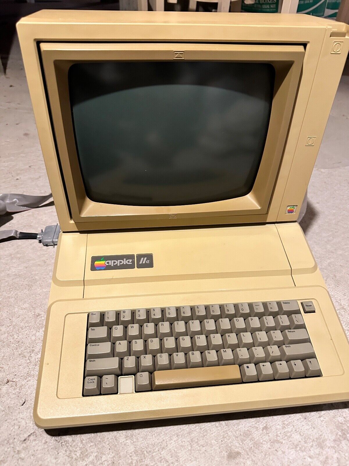 apple 2e computer vintage, Lots of Manuals (see other listing)