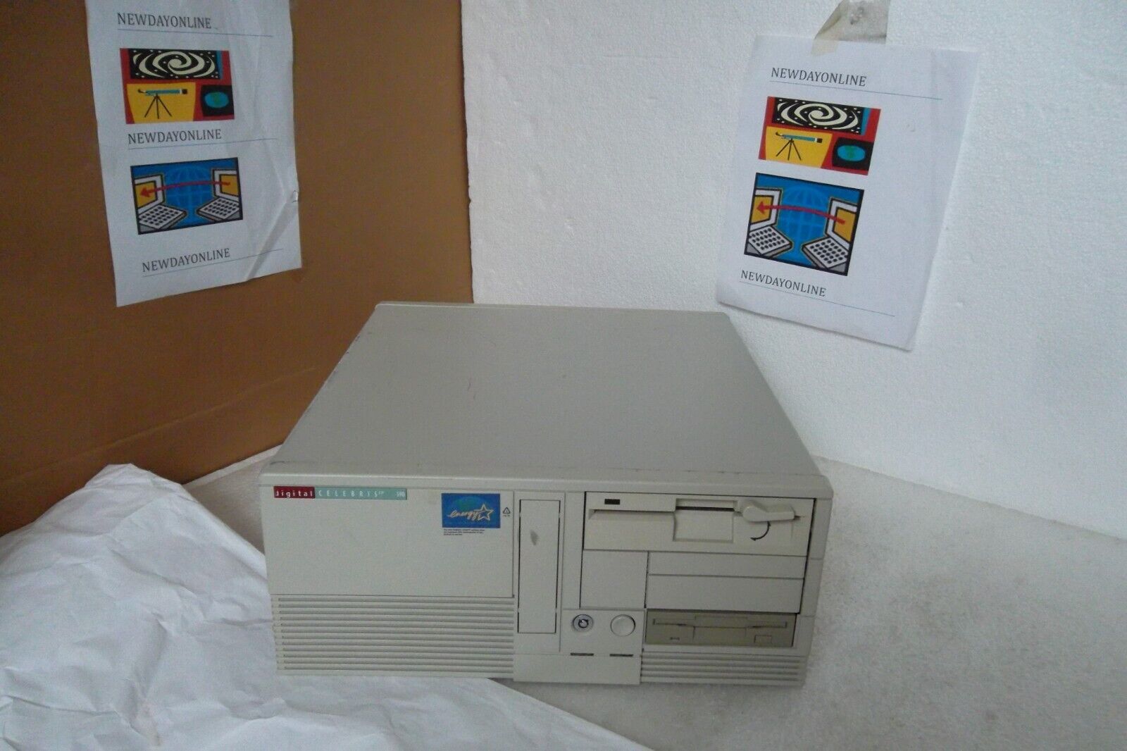 Digital Celebris 590 Vintage PC Intel Pentium 90MHz RAM 540MB Floppy PS/2 Serial