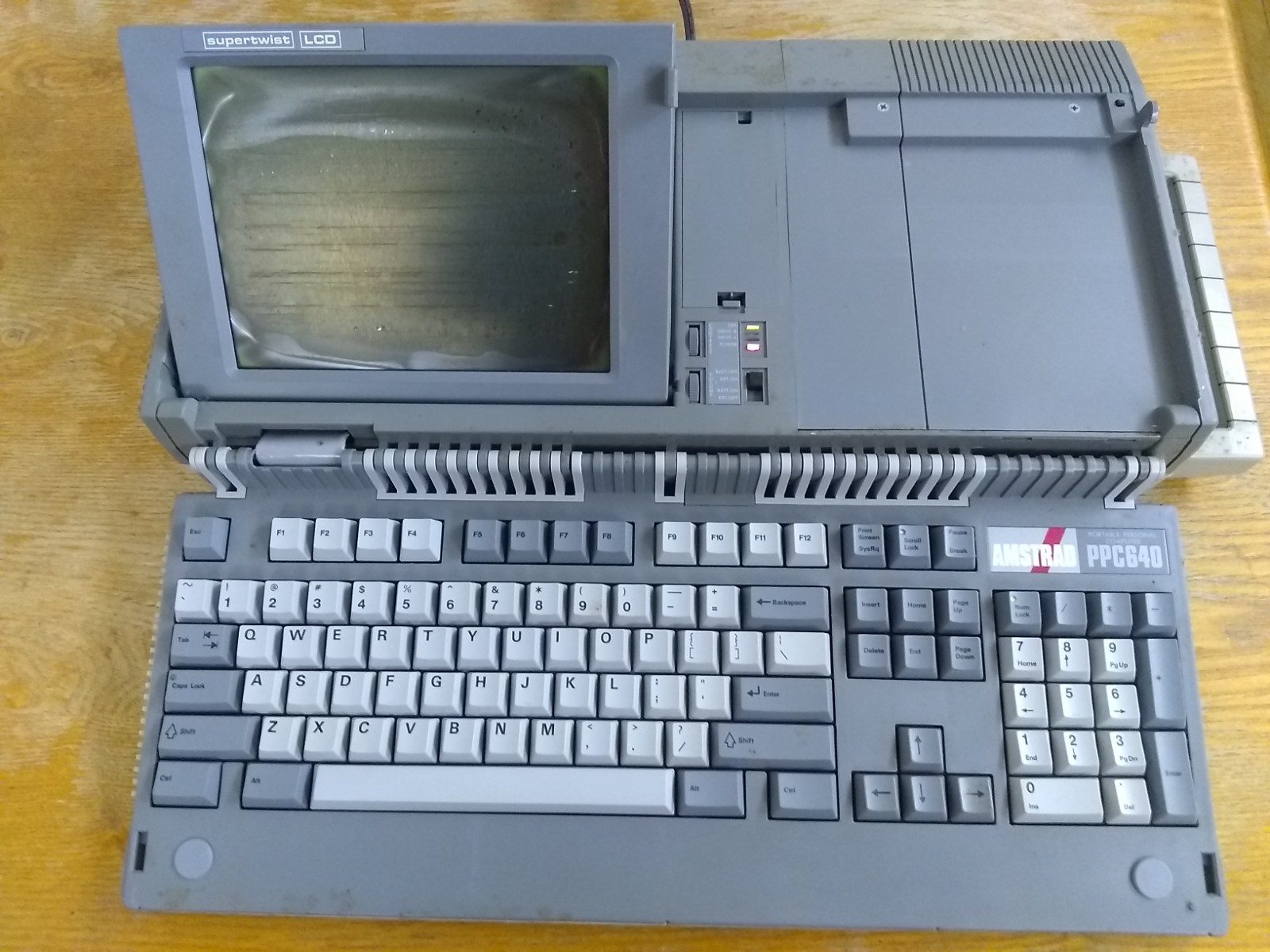 Amstrad PPC640 Computer, NEC V30 640kb, IBM PC Clone (Bad LCD)