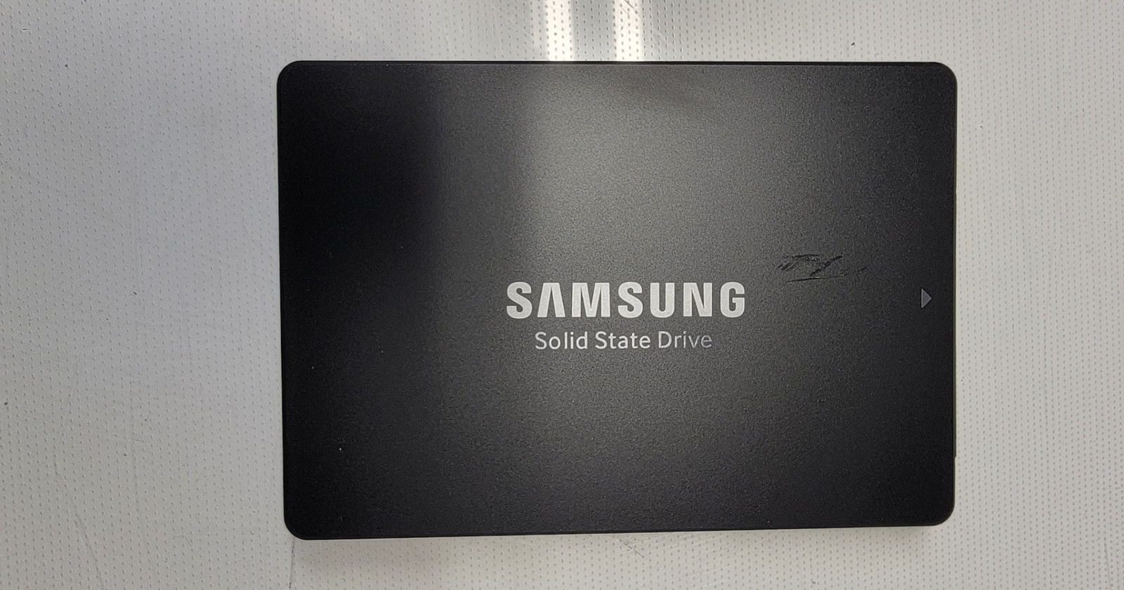 SAMSUNG 883DCT 3.84TB SATA SSD 2.5" ENTERPRISE SOLID STATE DRIVE MZ-7LH3T8B