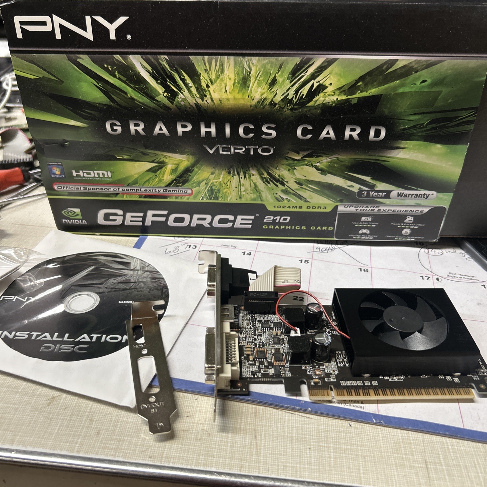 PNY Verto NVIDIA GeForce 210 1GB DDR3 PCIe Graphics Card Box Disc Brackets