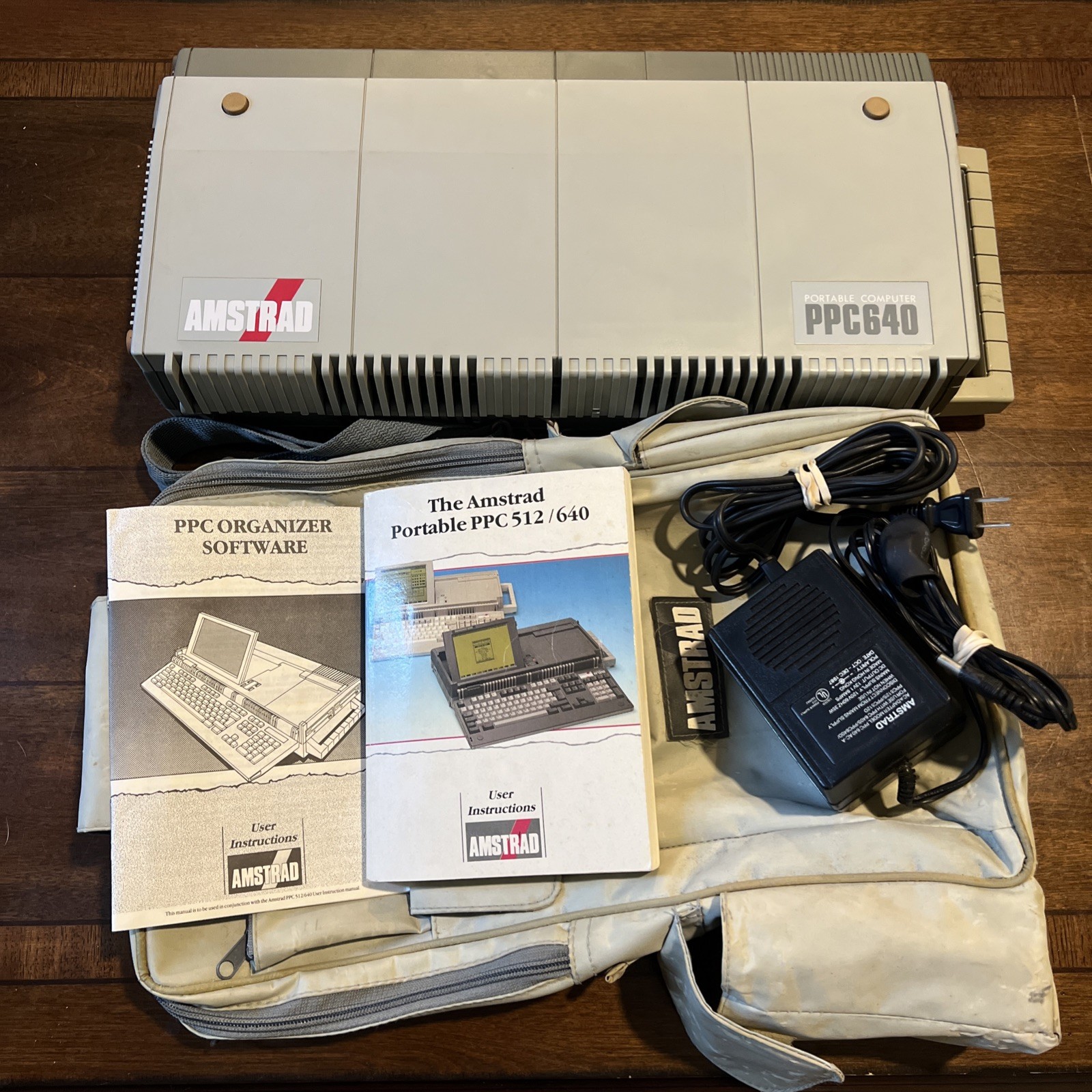 Vintage Amstrad PPC 640 Portable Computer  Works Power's On READ DESCRIPTION