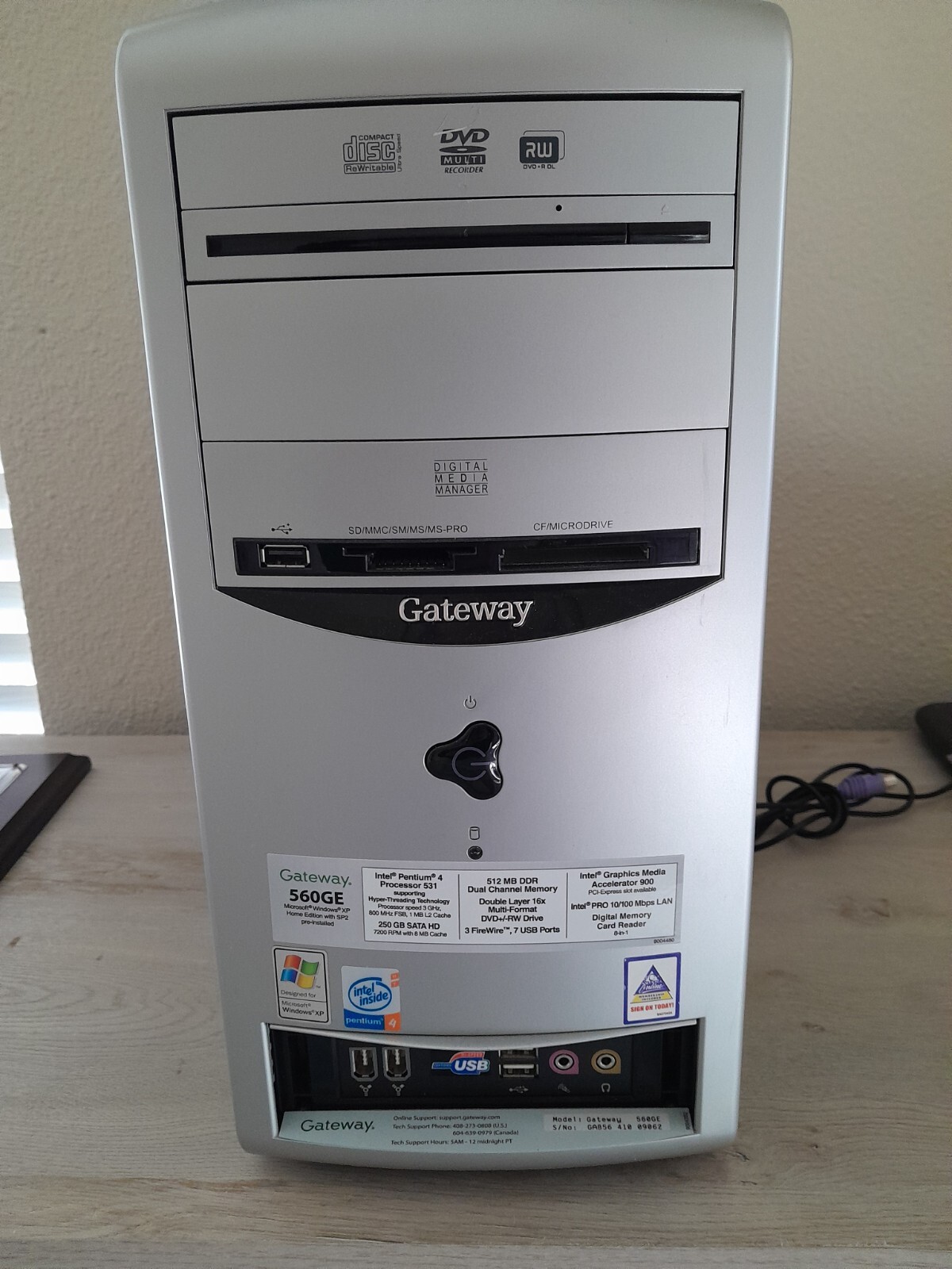560GE Gateway CPU Intel Pentium 4 Pro. 531, 512MB DDR, Dual Channel Memory