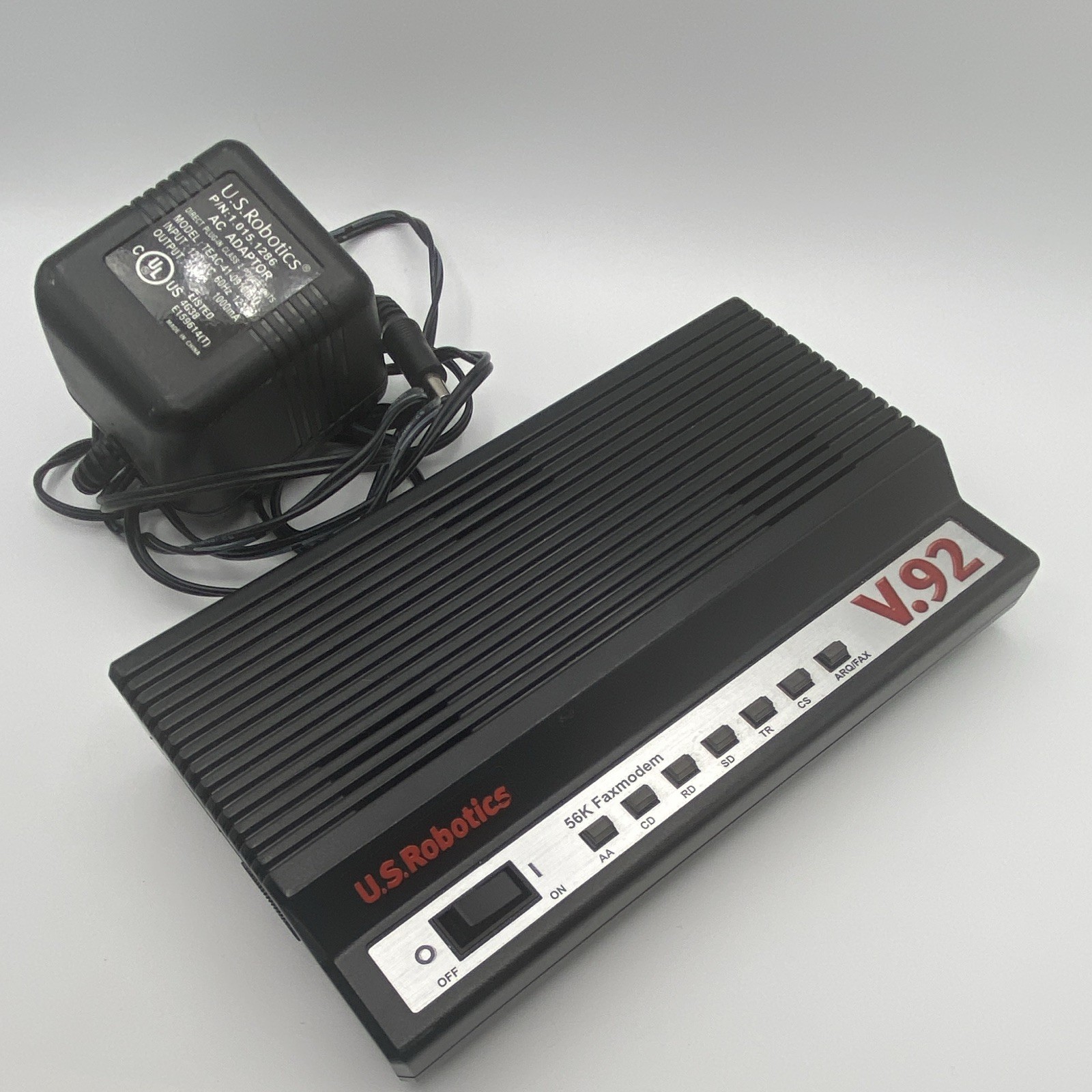 U.S. Robotics 5686 V.92 56K External Dial-Up Fax Modem Black w/ AC Adapter