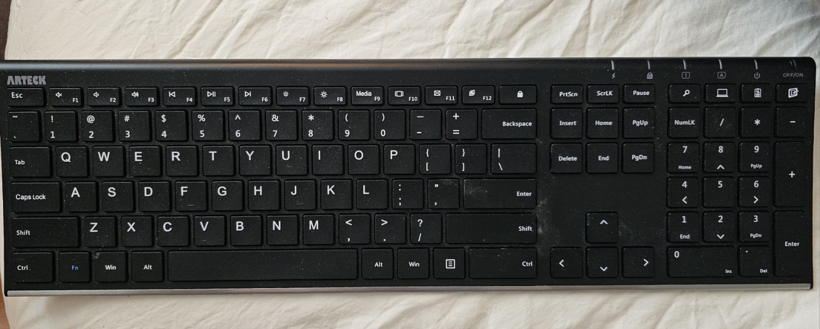 Arteck Hw192 Slim Wireless Keyboard With Charger And USB/ Dongle 