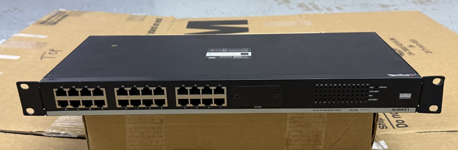 Linksys  Ethernet Switch (EF3124 Rev 2 ) 24-Ports