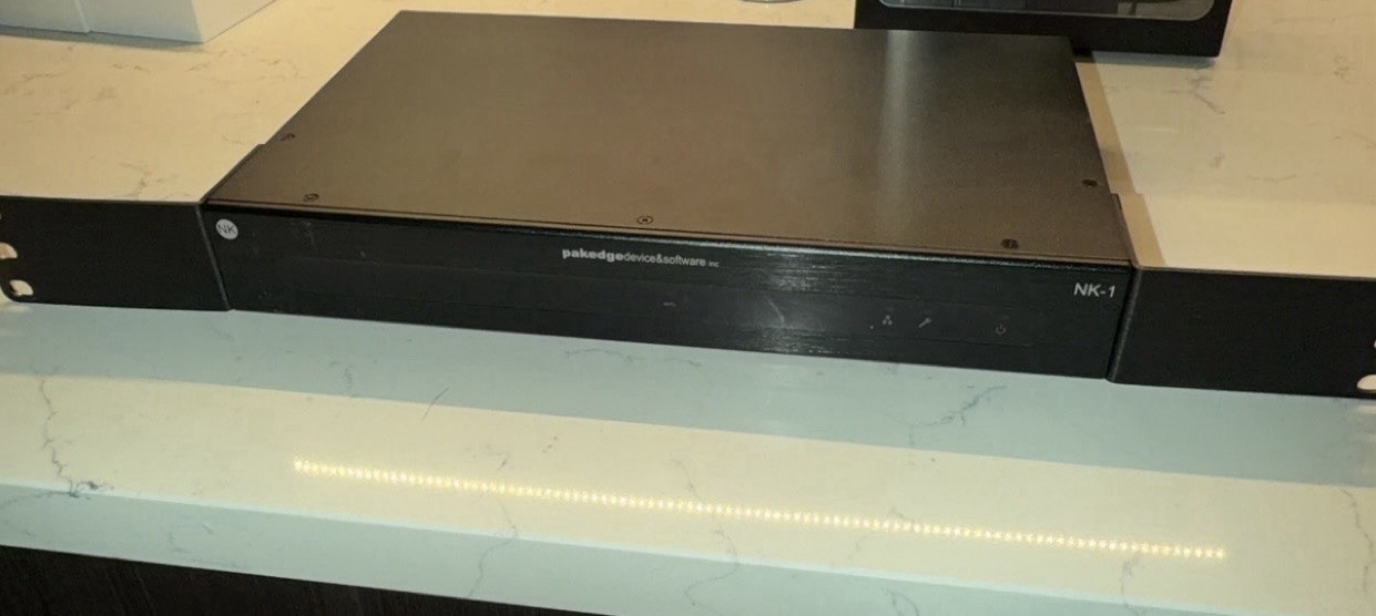 Pakedge NK-1 Gigabit Managed Layer 3 Network Switch Rack Mount 1U RJ-45 USB