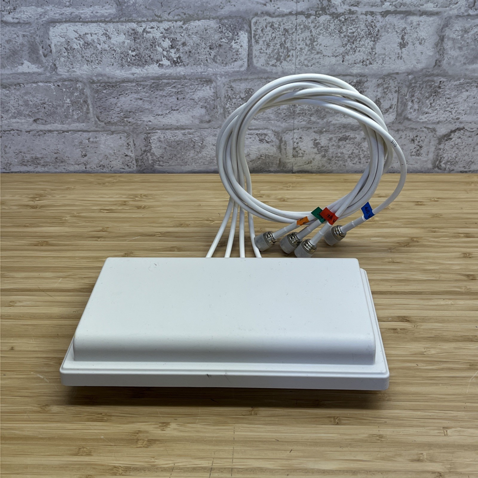 802.11 n/ac Quad Patch Antenna With RPTNC Plug Connectors