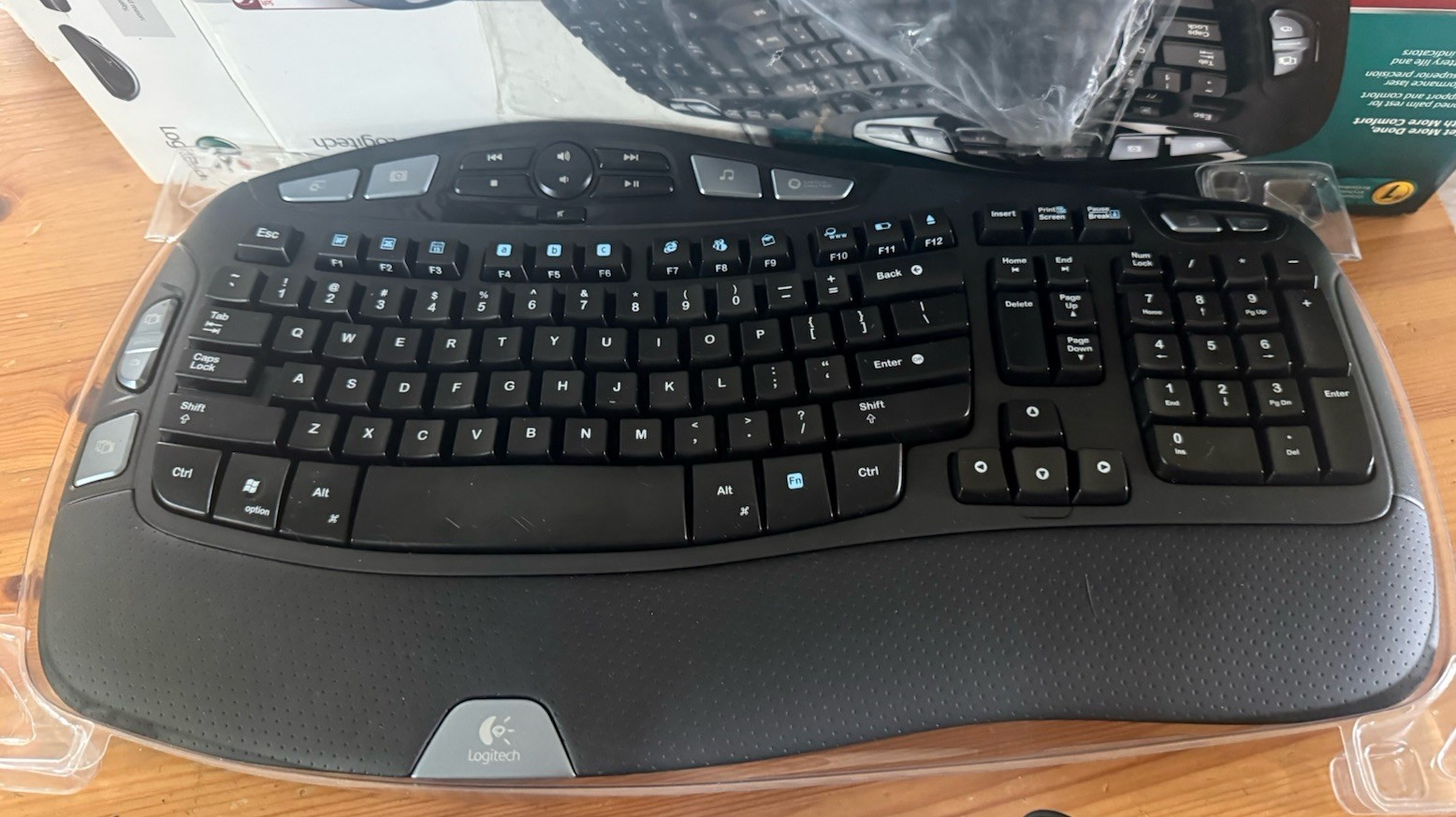 Logitech Cordless Desktop Wave Wireless Mouse & Keyboard US English (920-000264)