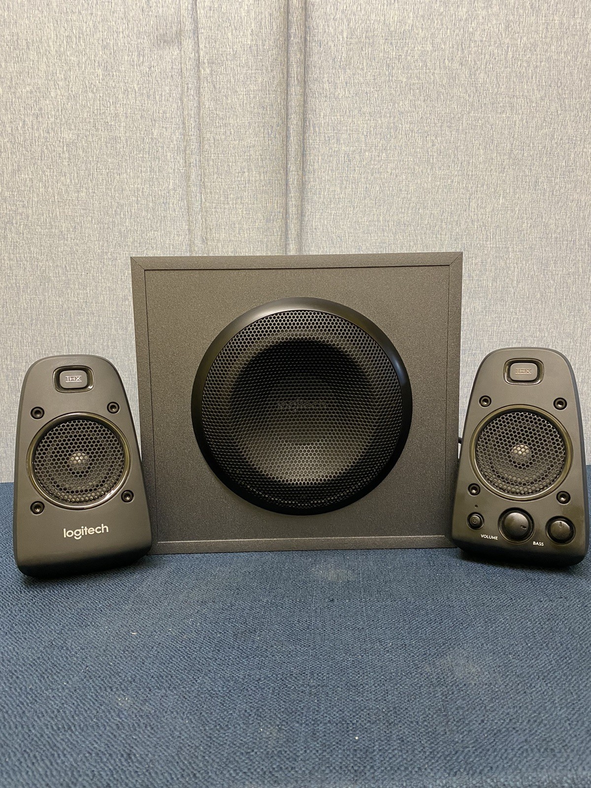 Logitech - Z625 2.1 Speaker System (3-Piece) POWERFUL IMMERSIVE THX SOUND